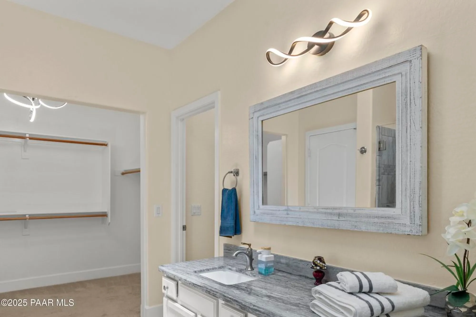 Property Slideshow image 18 of 27 | 7673 e circle wagons way, Prescott Valley, AZ, 86315