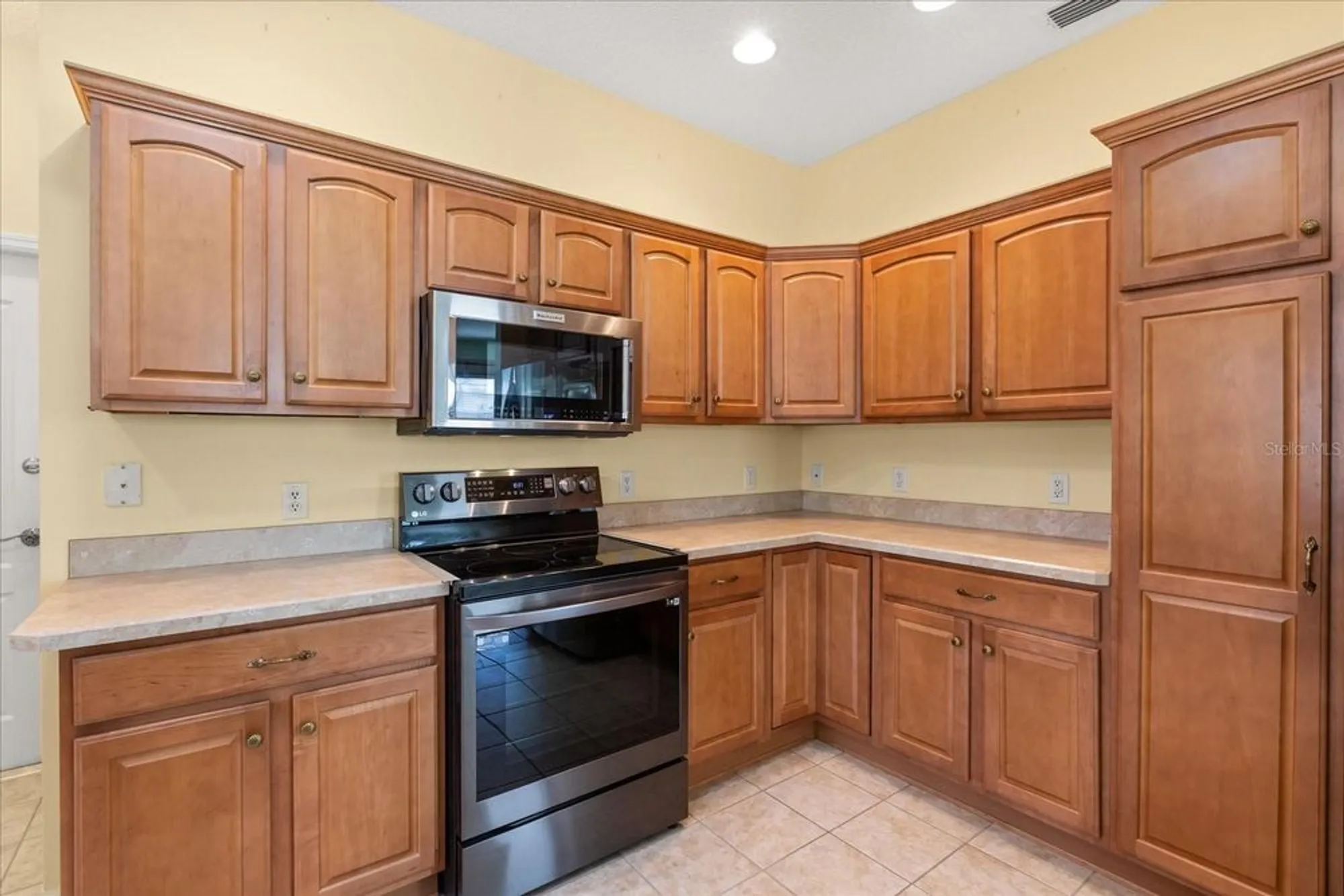 Property Slideshow image 4 of 28 | 1424 irwin way, The Villages, FL, 32162
