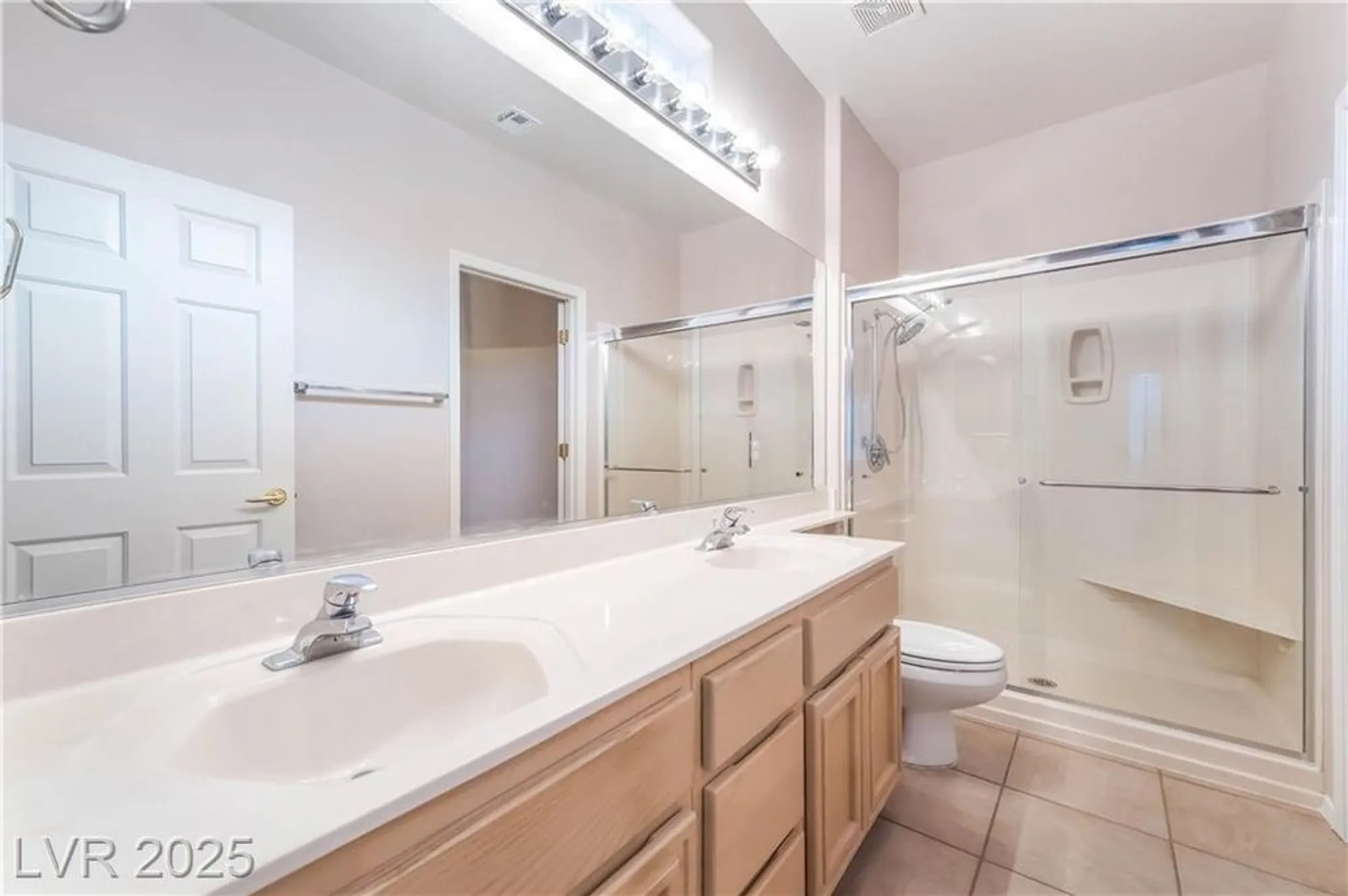 Property Slideshow image 20 of 52 | 2810 meadow park ave, Henderson, NV, 89052