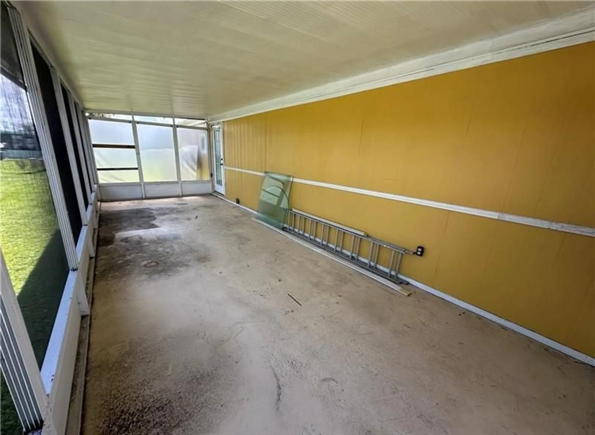 Property Slideshow image 13 of 39 | 14700 patrick henry rd # 1, North Fort Myers, FL, 33917