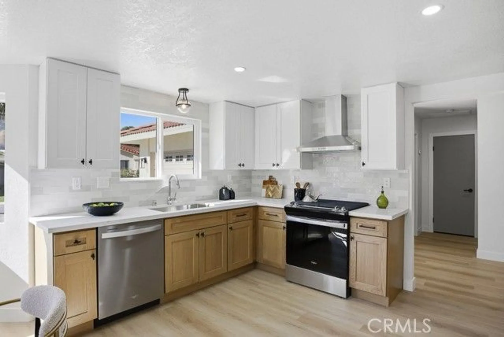 Property Slideshow image 13 of 52 | 1069 belleza st, Camarillo, CA, 93012