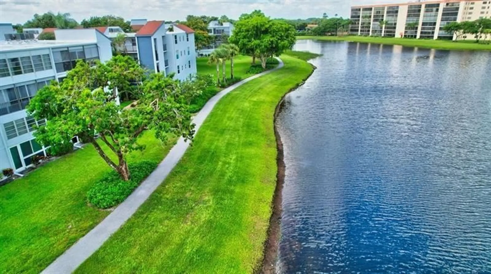 Property Slideshow image 7 of 27 | 14747 cumberland dr apt 206, Delray Beach, FL, 33446