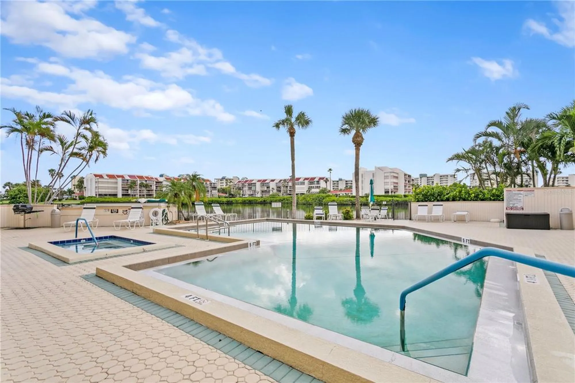 Property Slideshow image 18 of 73 | 7400 sun island dr 407, South Pasadena, FL, 33707