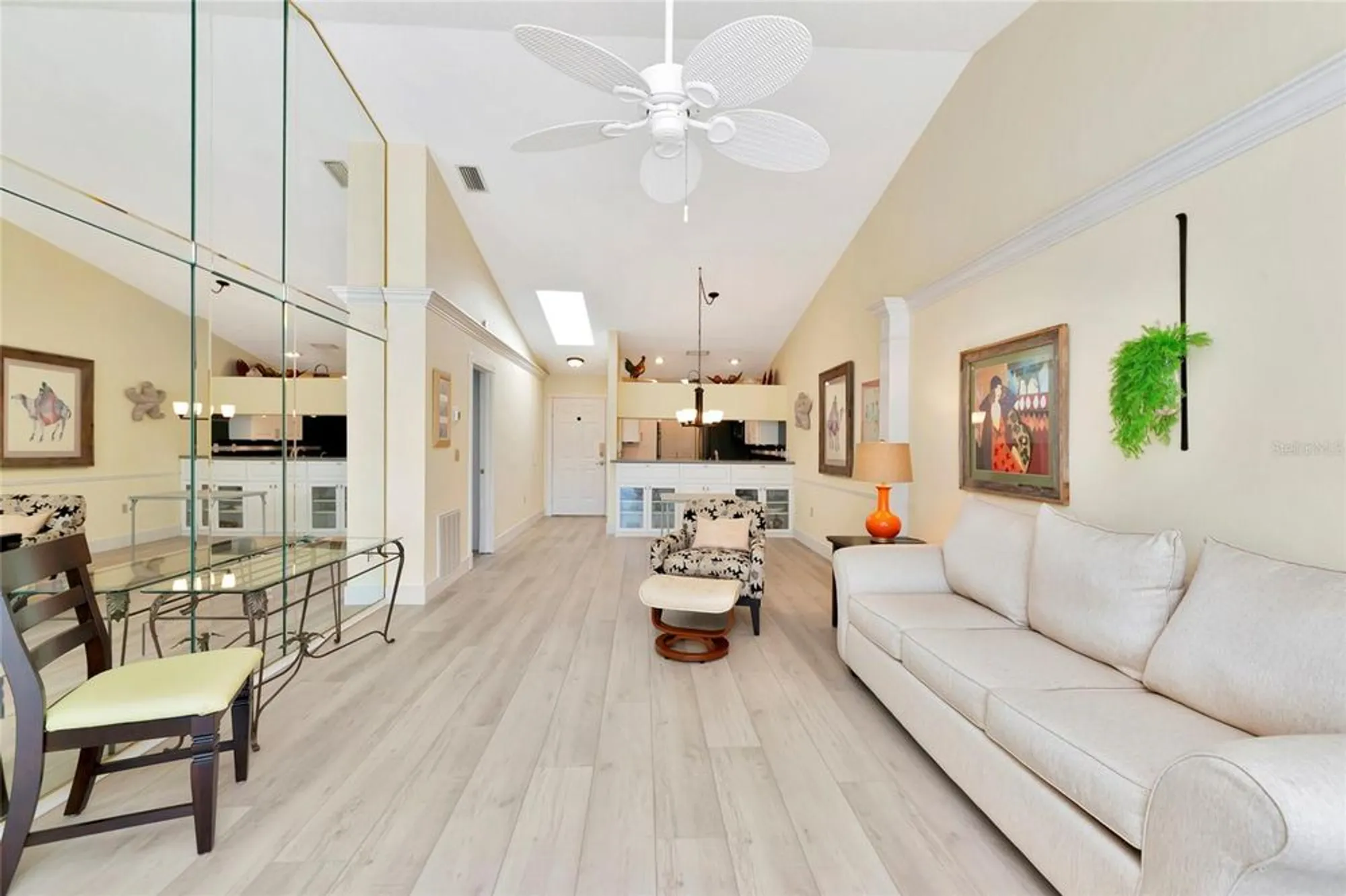 Property Slideshow image 20 of 63 | 515 woodstork cir, Bradenton, FL, 34209