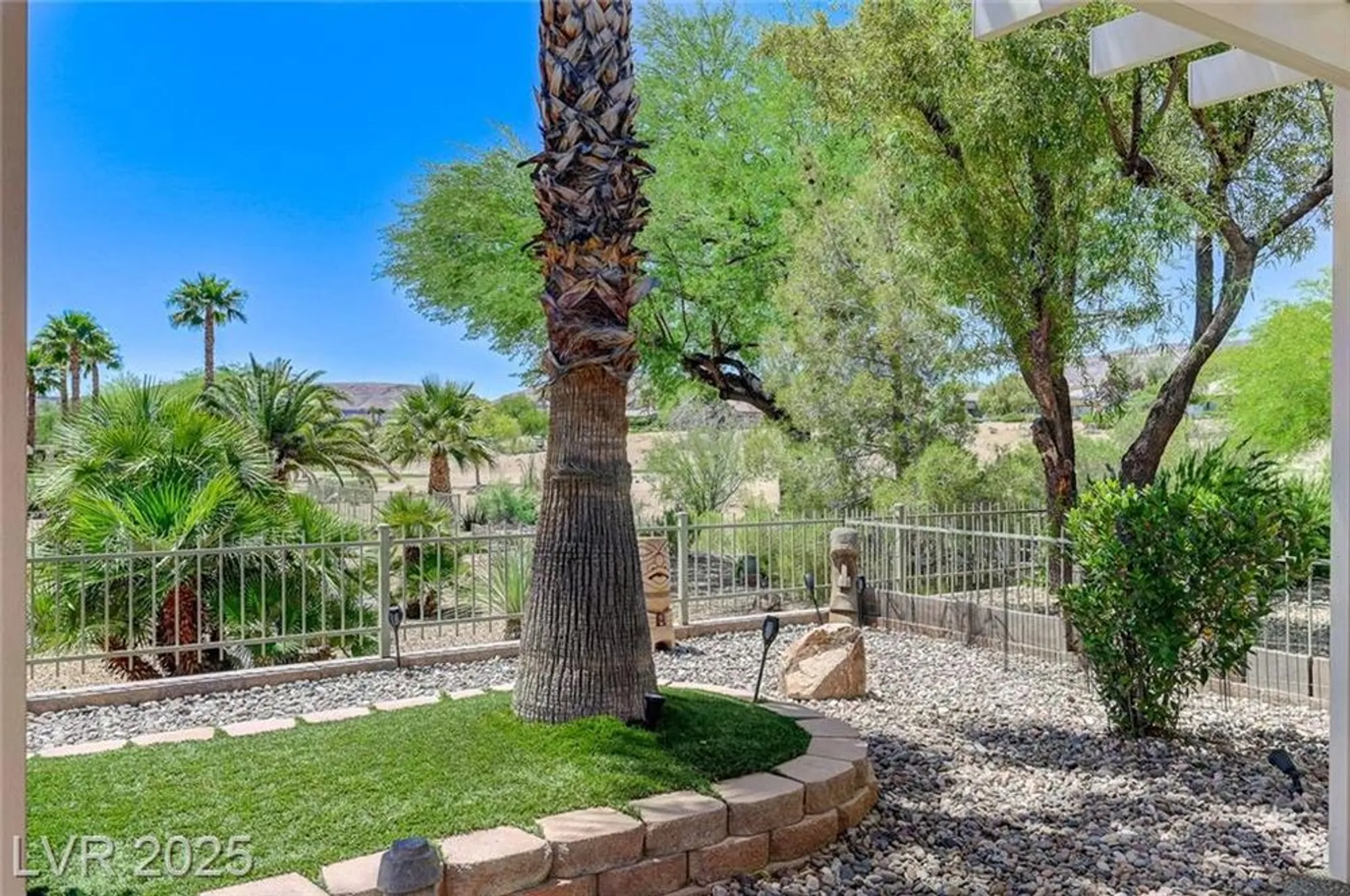 Property Slideshow image 13 of 47 | 10237 andante ct, Las Vegas, NV, 89135