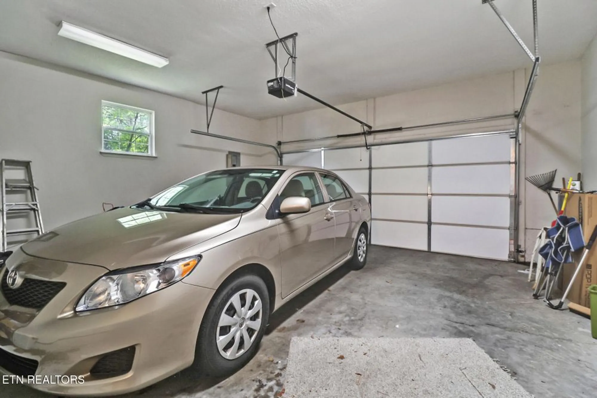 Property Slideshow image 29 of 34 | 101 ashdown ln, Crossville, TN, 38558