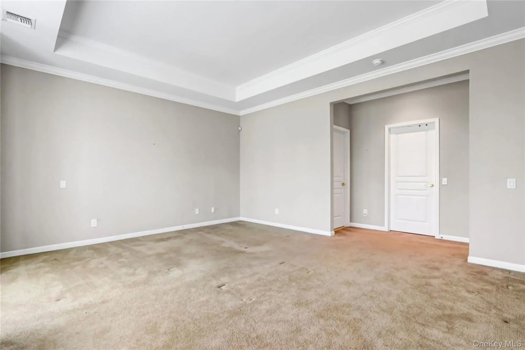 Property Slideshow image 25 of 40 | 4 oakhurst ct, Mount Sinai, NY, 11766