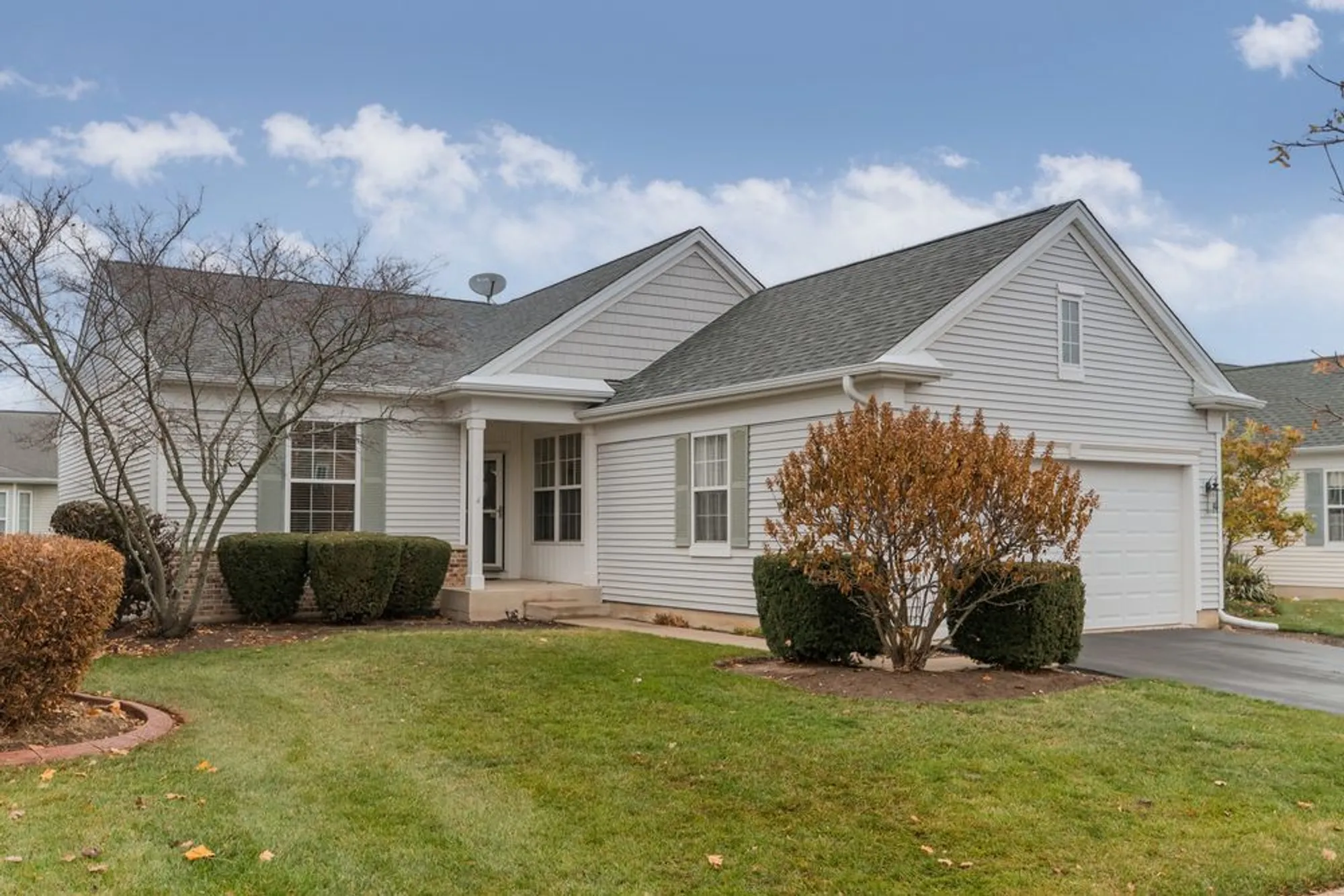 Property Slideshow image 2 of 44 | , Huntley, IL, 60142