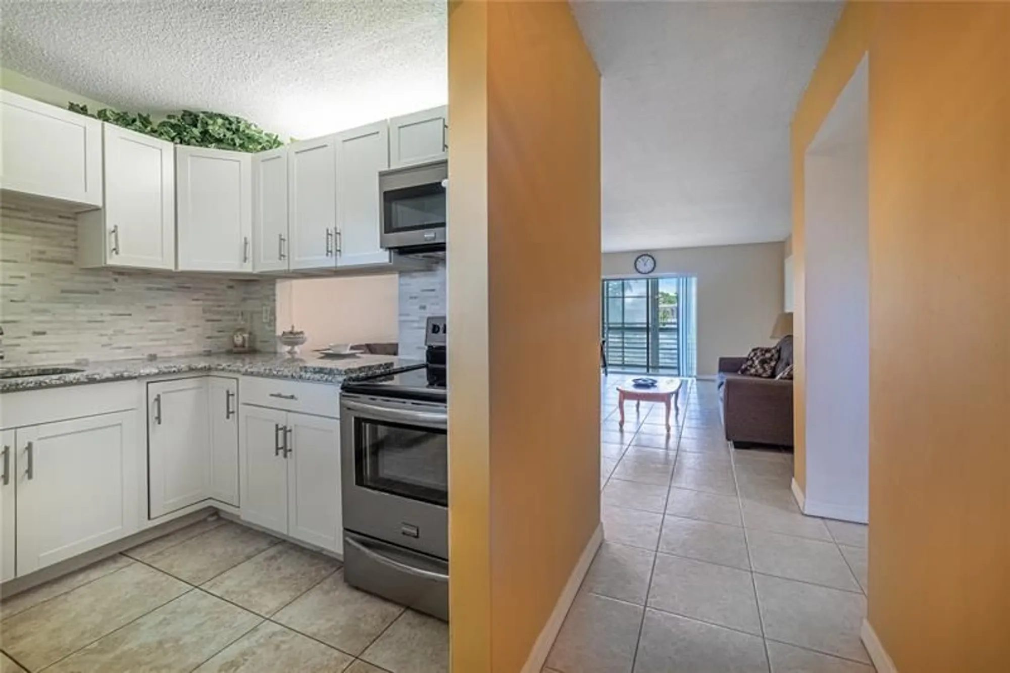 Property Slideshow image 4 of 35 | 2721 garden dr 310, Lake Worth, FL, 33461