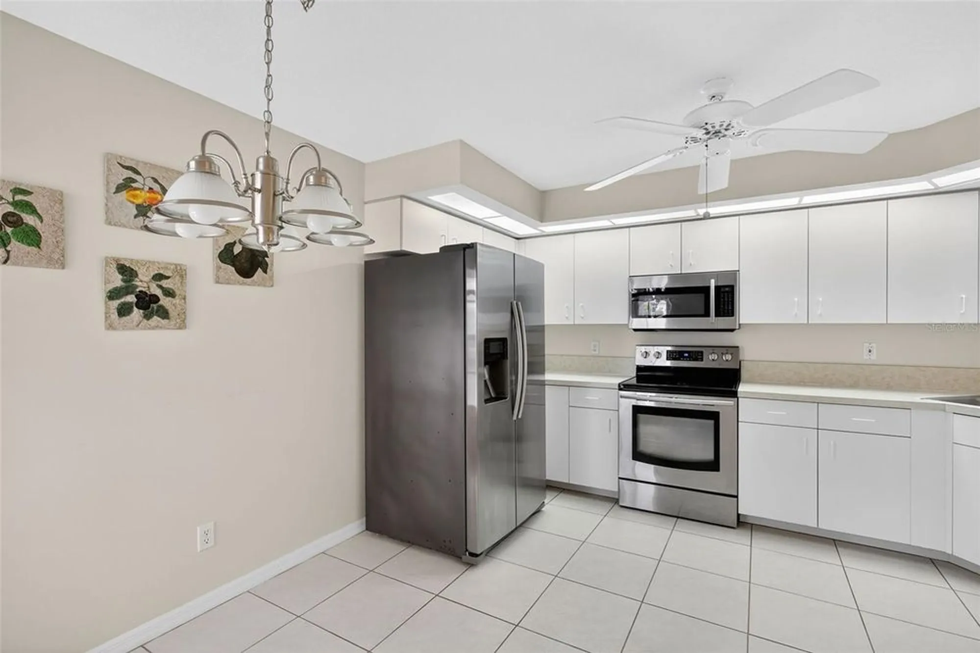 Property Slideshow image 10 of 40 | 813 montrose dr 104, Venice, FL, 34293