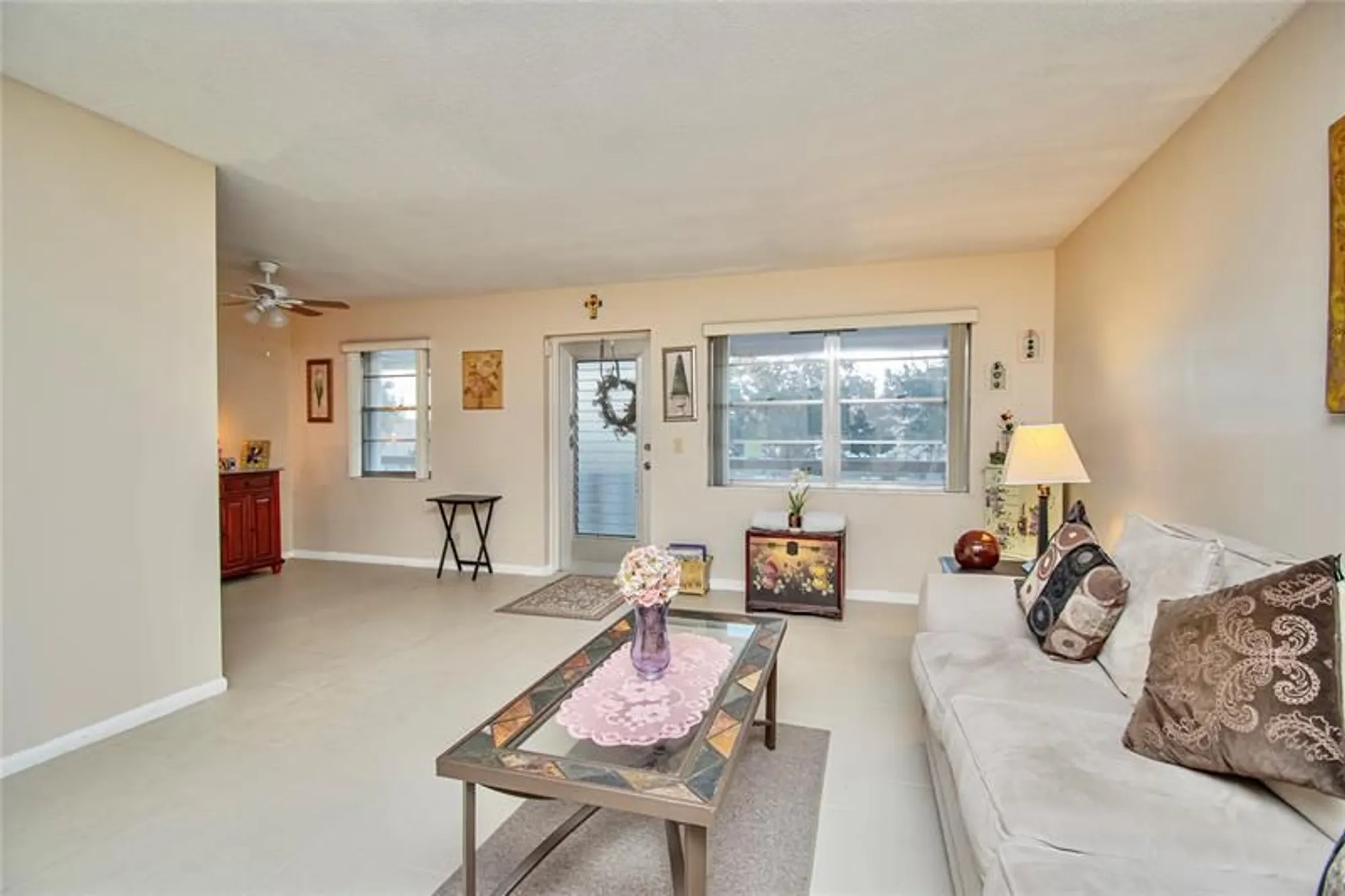 Property Slideshow image 12 of 30 | 235 kent n # 235, West Palm Beach, FL, 33417