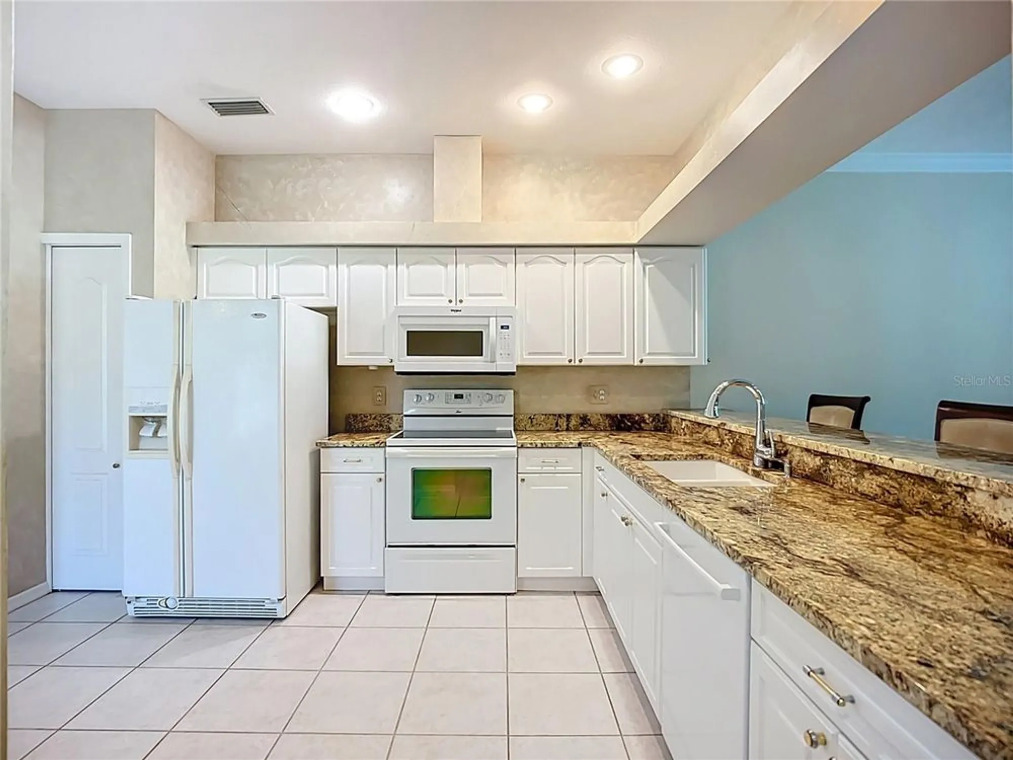 Property Slideshow image 3 of 64 | 6948 stoneywalk ct, Bradenton, FL, 34203