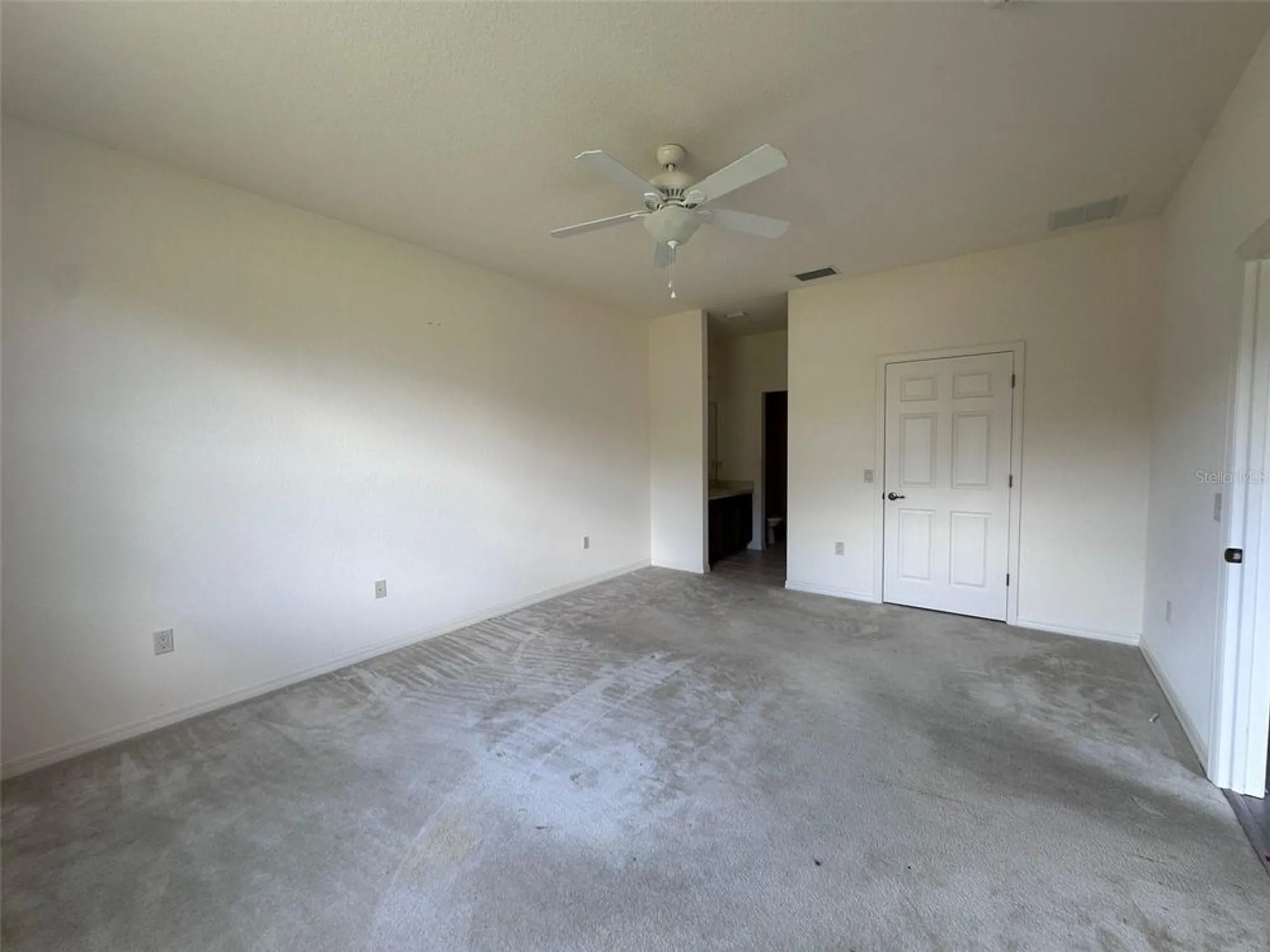 Property Slideshow image 12 of 17 | 1224 vienna square dr, Winter Haven, FL, 33884