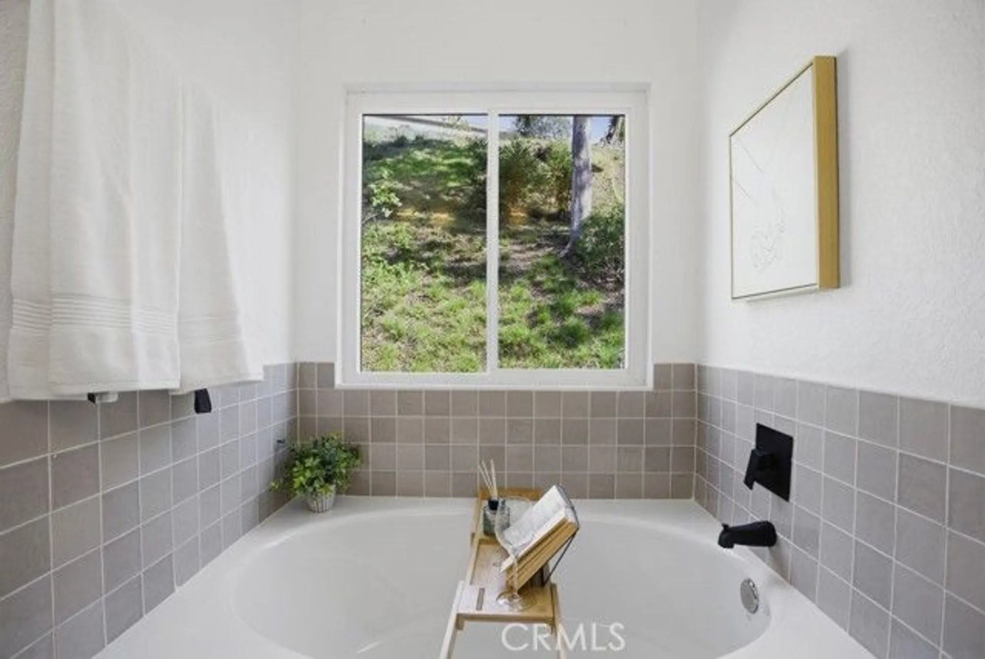 Property Slideshow image 26 of 52 | 1069 belleza st, Camarillo, CA, 93012