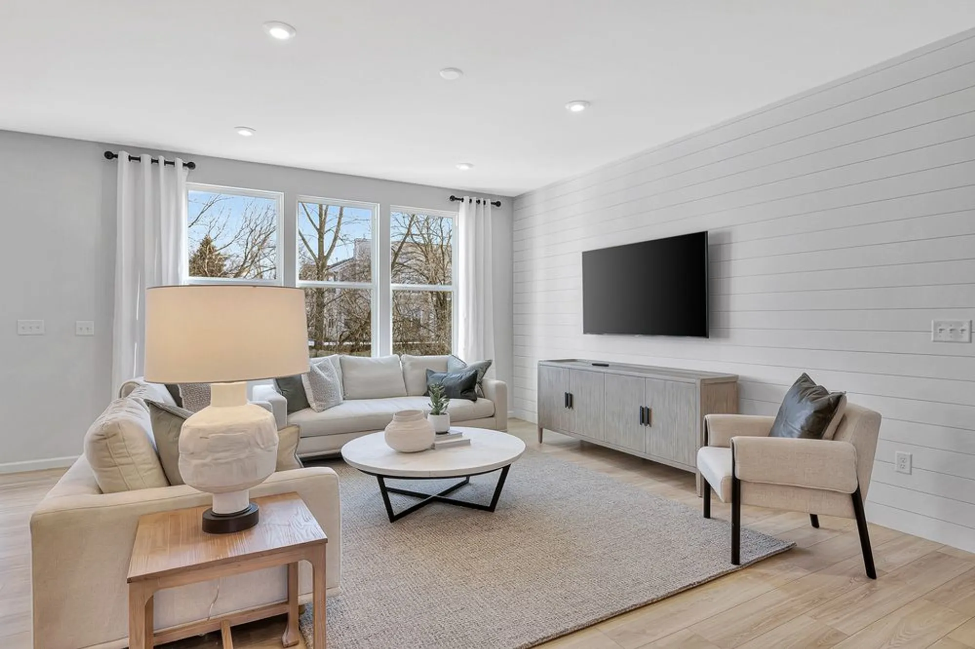 Property Slideshow image 10 of 17 | 3190 peyton cir, Aurora, IL, 60503