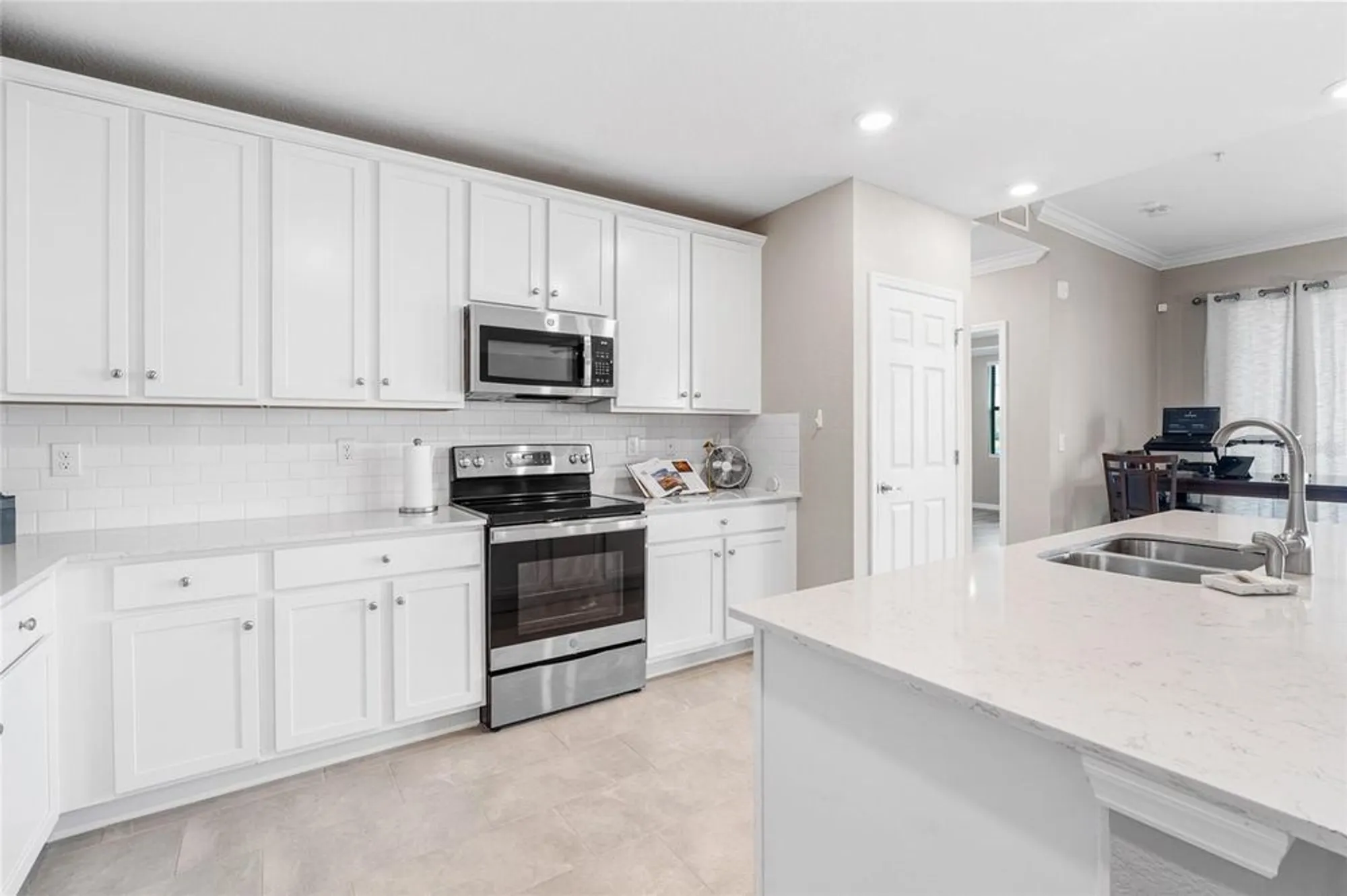 Property Slideshow image 14 of 74 | 10038 crooked creek dr unit 103, Venice, FL, 34293