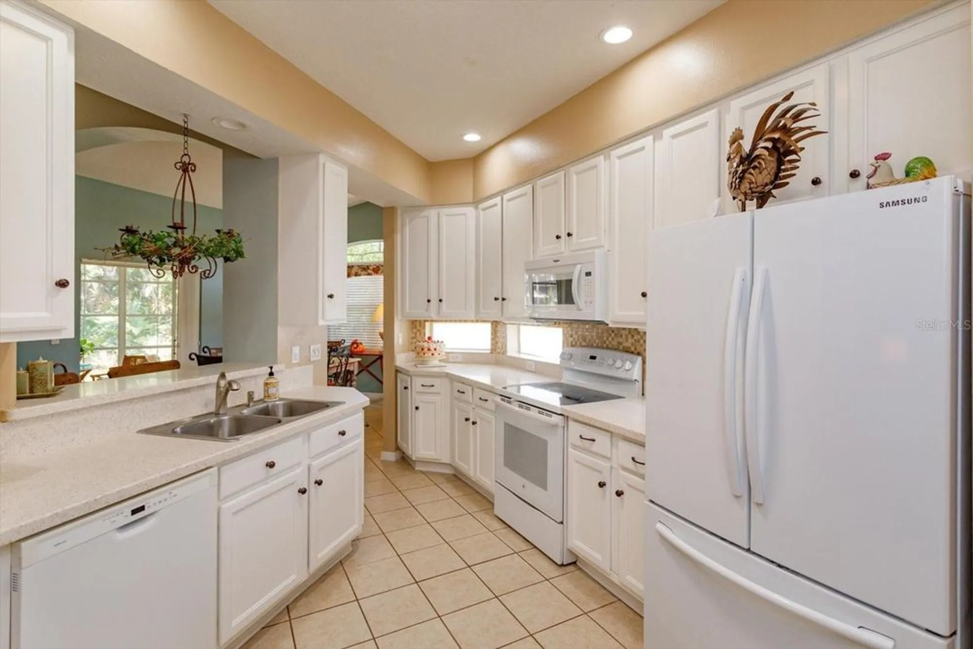 Property Slideshow image 10 of 28 | 5401 essex ct, Leesburg, FL, 34748