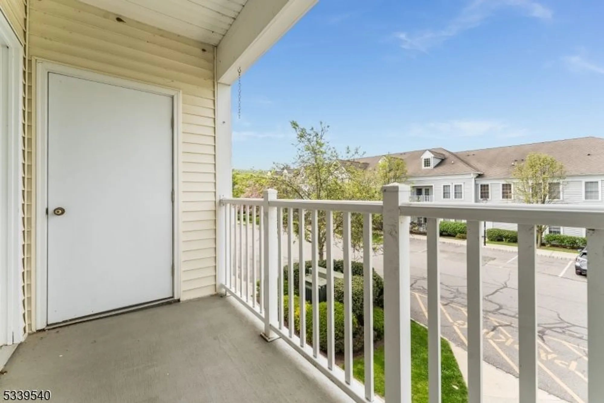 Property Slideshow image 21 of 48 | 6015 brookfield glen dr # 15, Belvidere, NJ, 07823