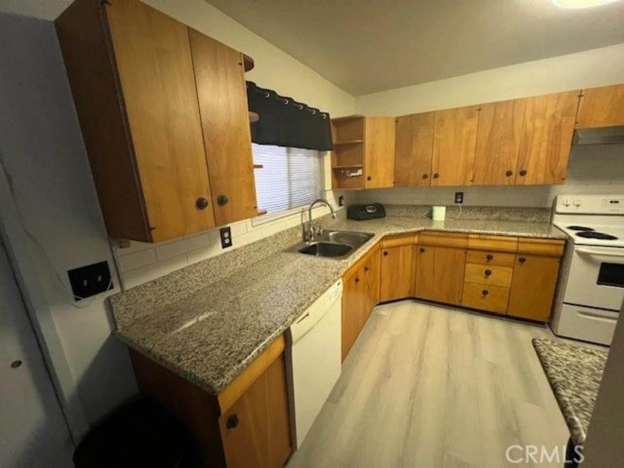 Property Slideshow image 20 of 73 | 1140 amberwood dr, Hemet, CA, 92543