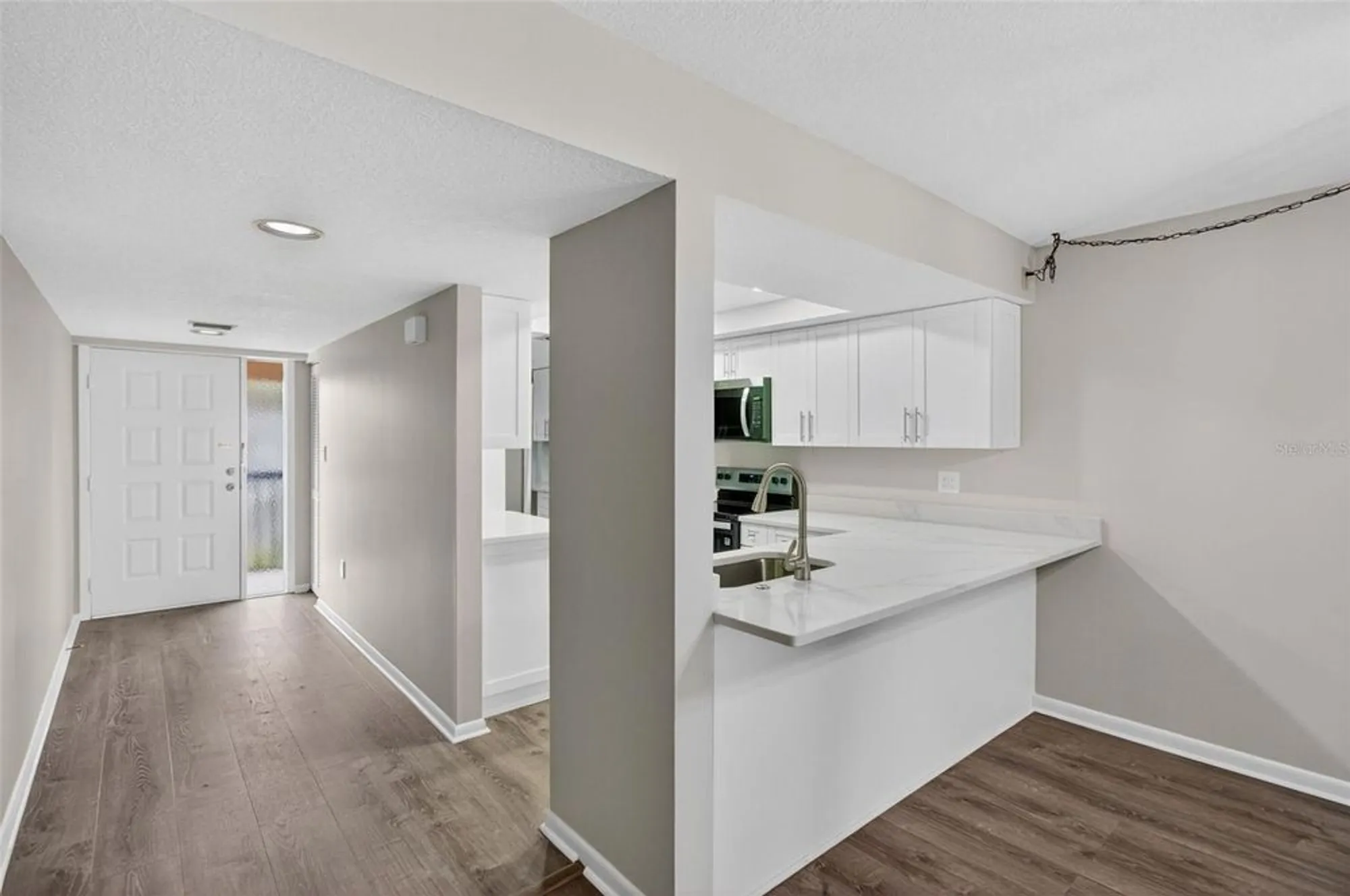 Property Slideshow image 4 of 37 | 1933 golfview dr # 1933, Tarpon Springs, FL, 34689