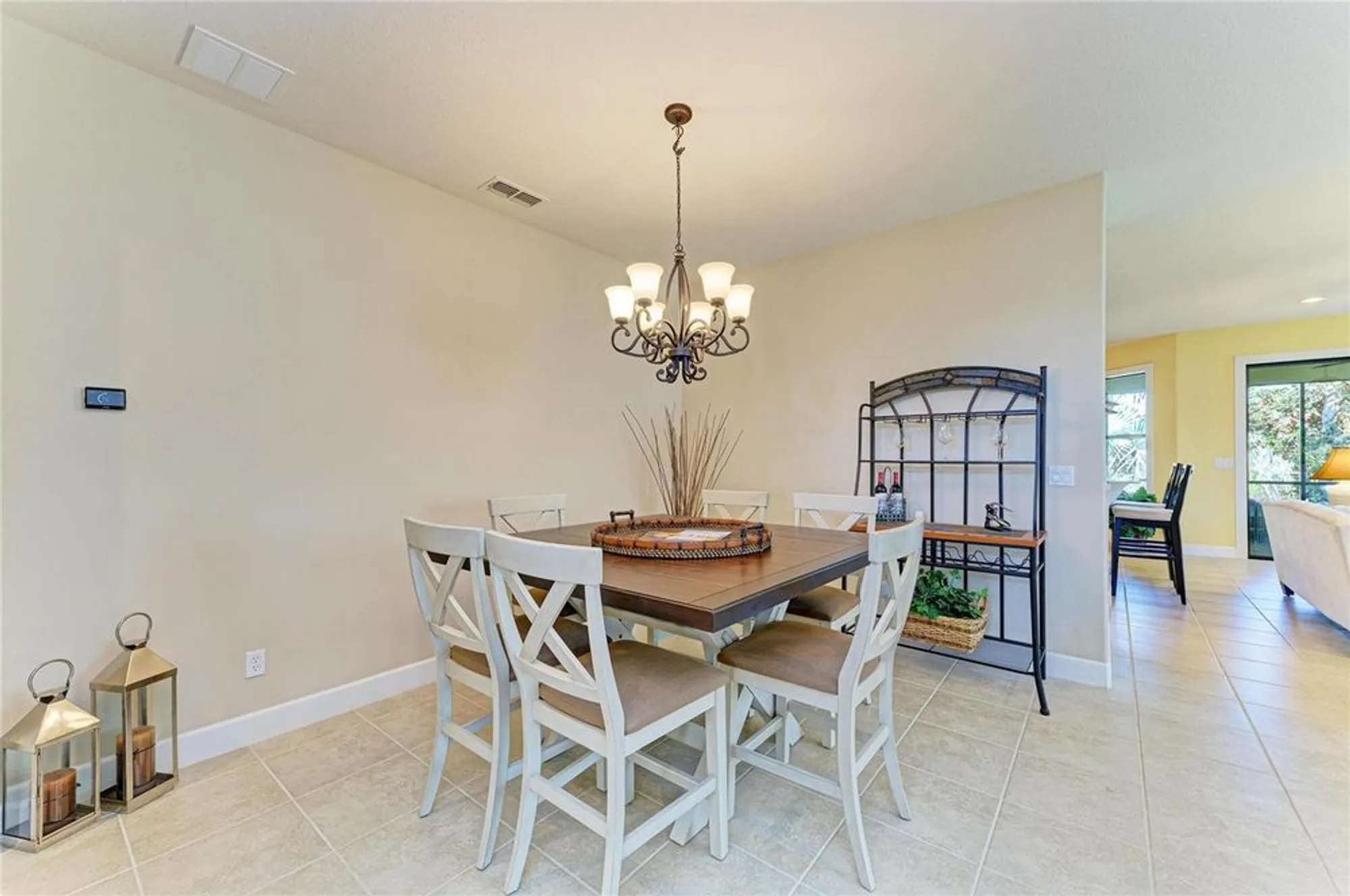 Property Slideshow image 15 of 50 | 1867 batello dr, Venice, FL, 34292