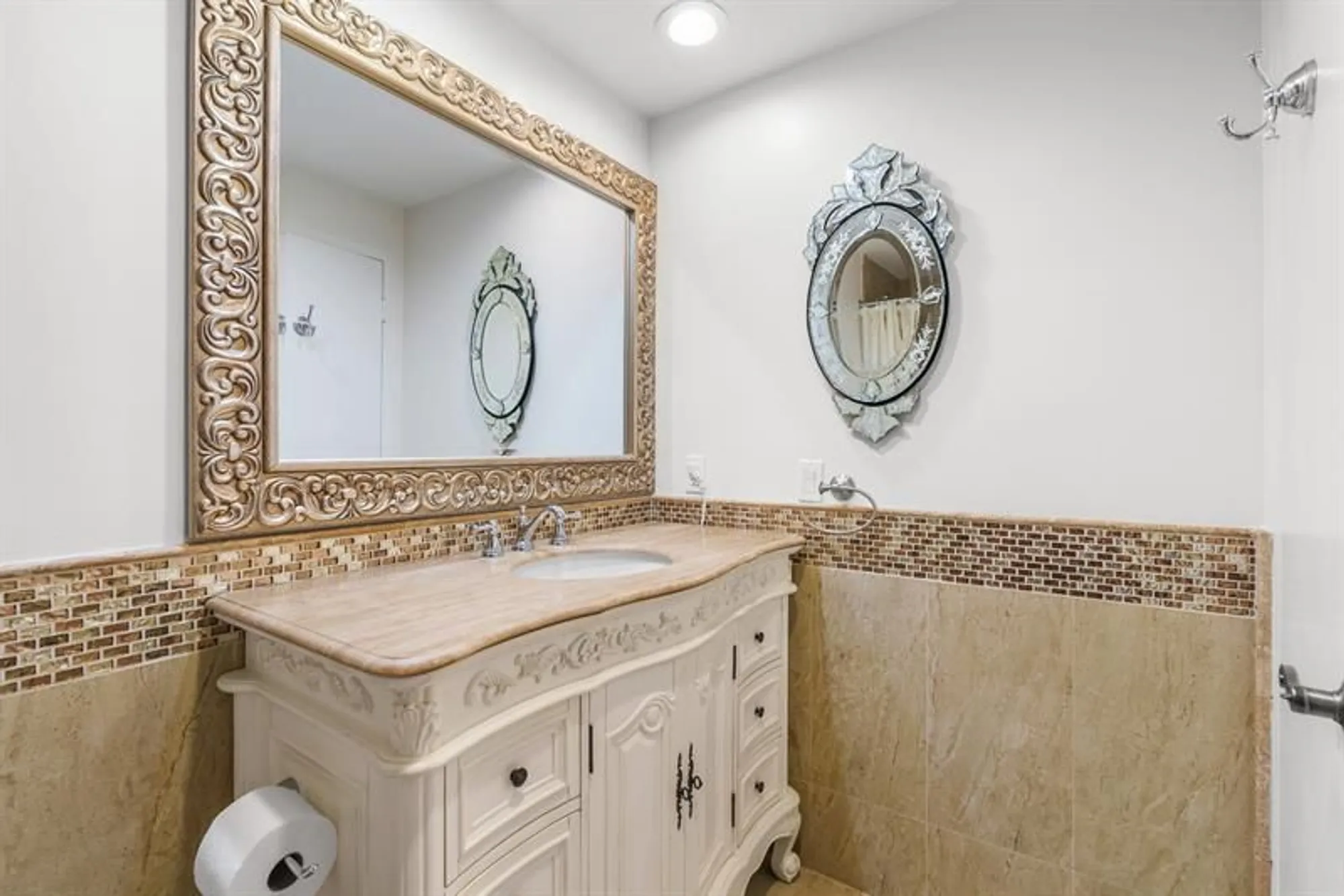 Property Slideshow image 31 of 48 | 3333 ne 34th st 810, Fort Lauderdale, FL, 33308