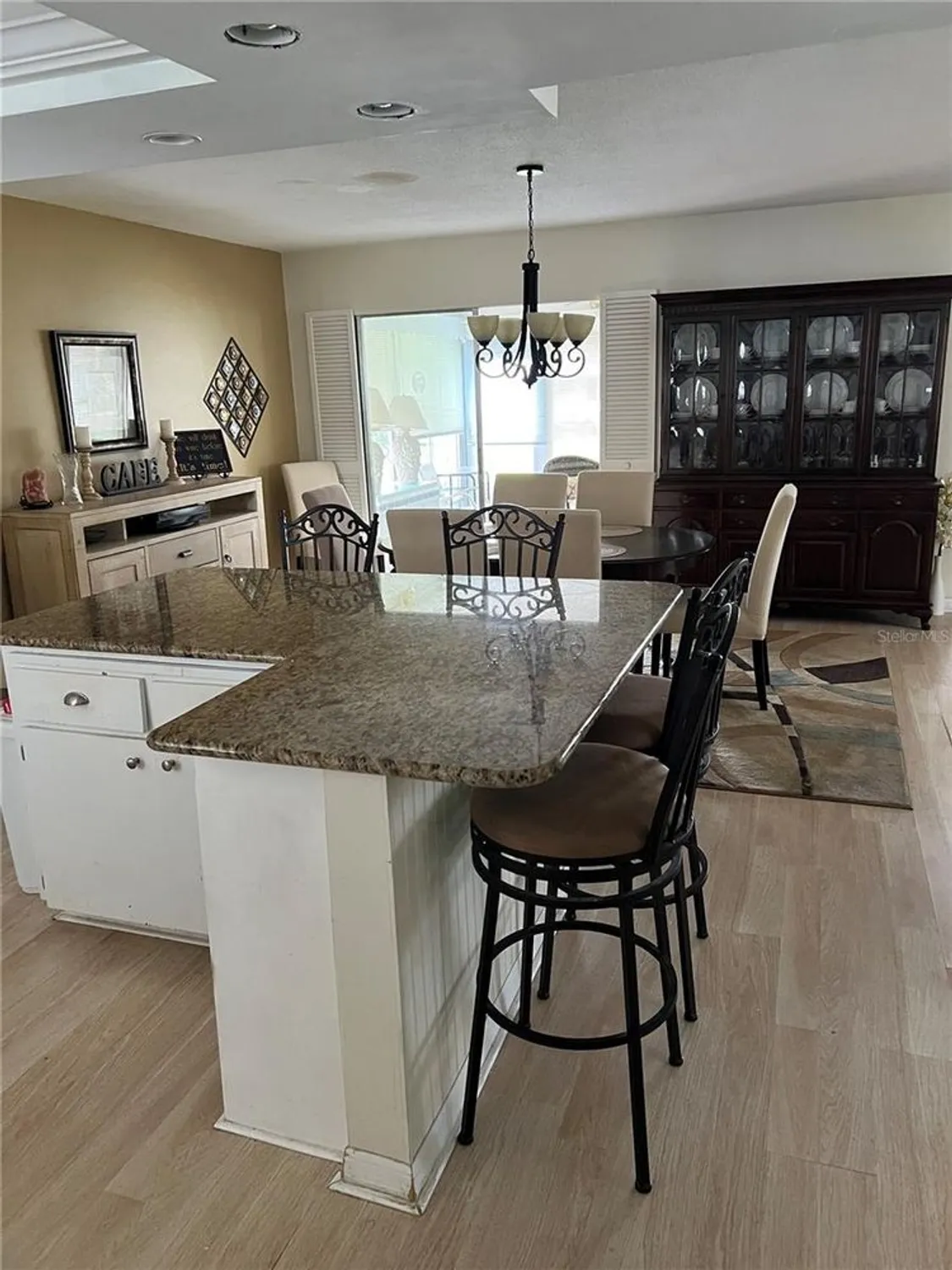 Property Slideshow image 8 of 24 | 2311 waterbluff pl # v307, Sarasota, FL, 34231