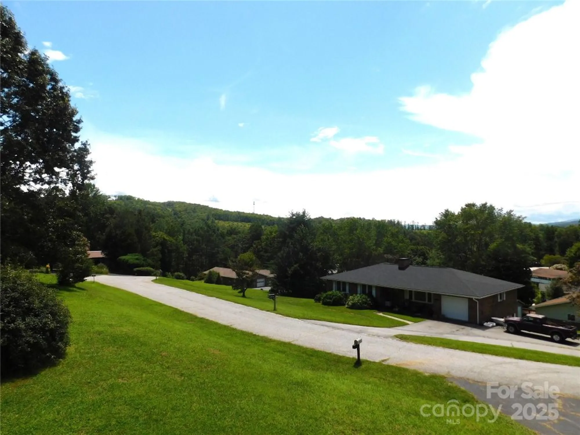Property Slideshow image 3 of 33 | 125 fulton dr, Hendersonville, NC, 28792