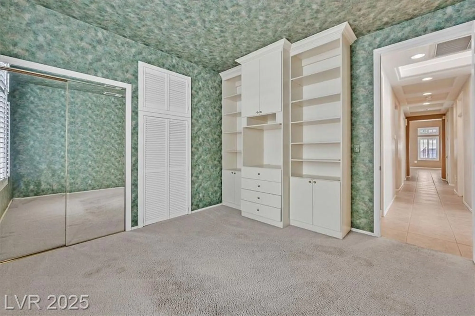 Property Slideshow image 16 of 34 | 10409 shoalhaven dr, Las Vegas, NV, 89134