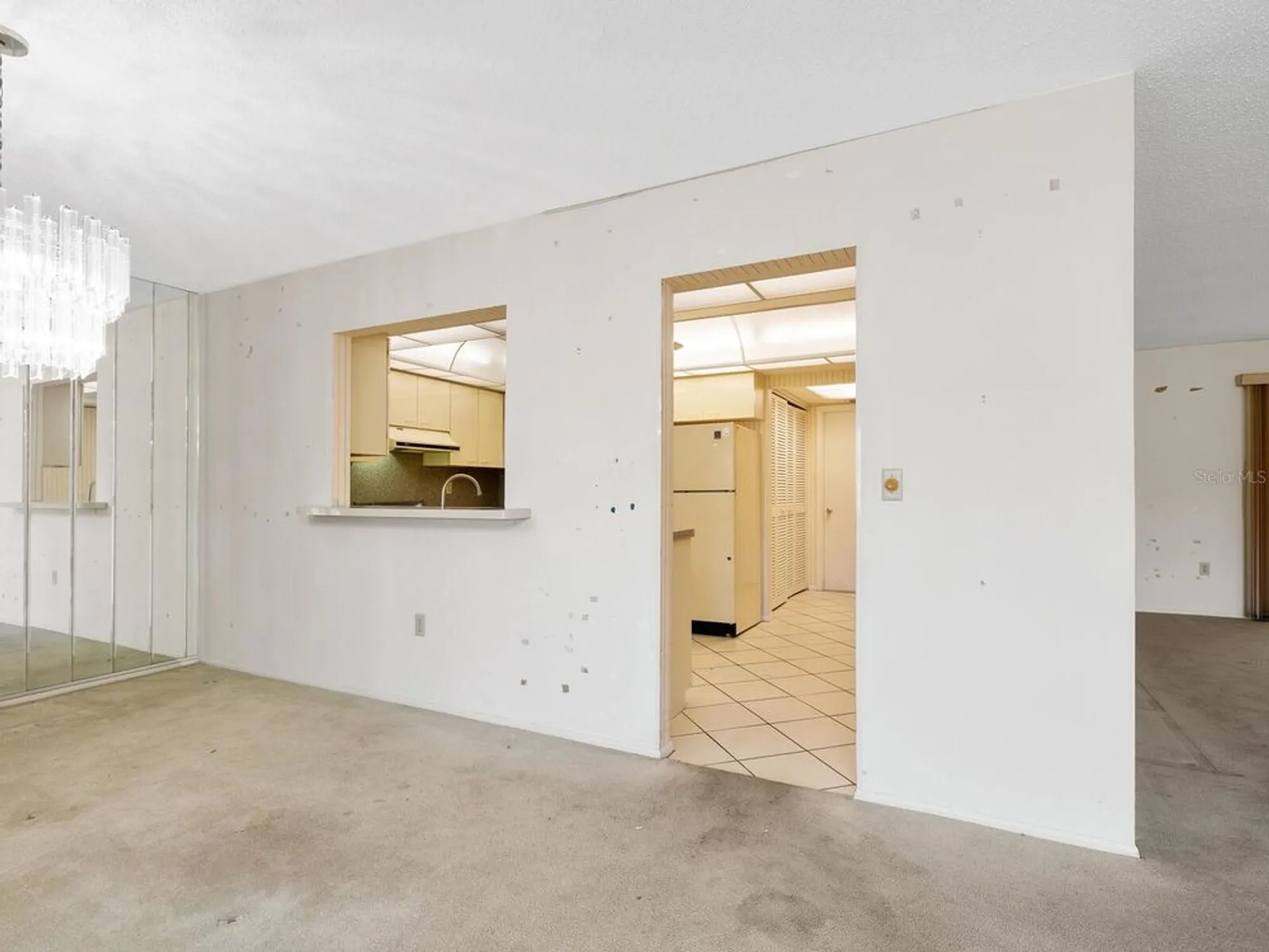 Property Slideshow image 12 of 53 | 5450 golf pointe dr, Sarasota, FL, 34243