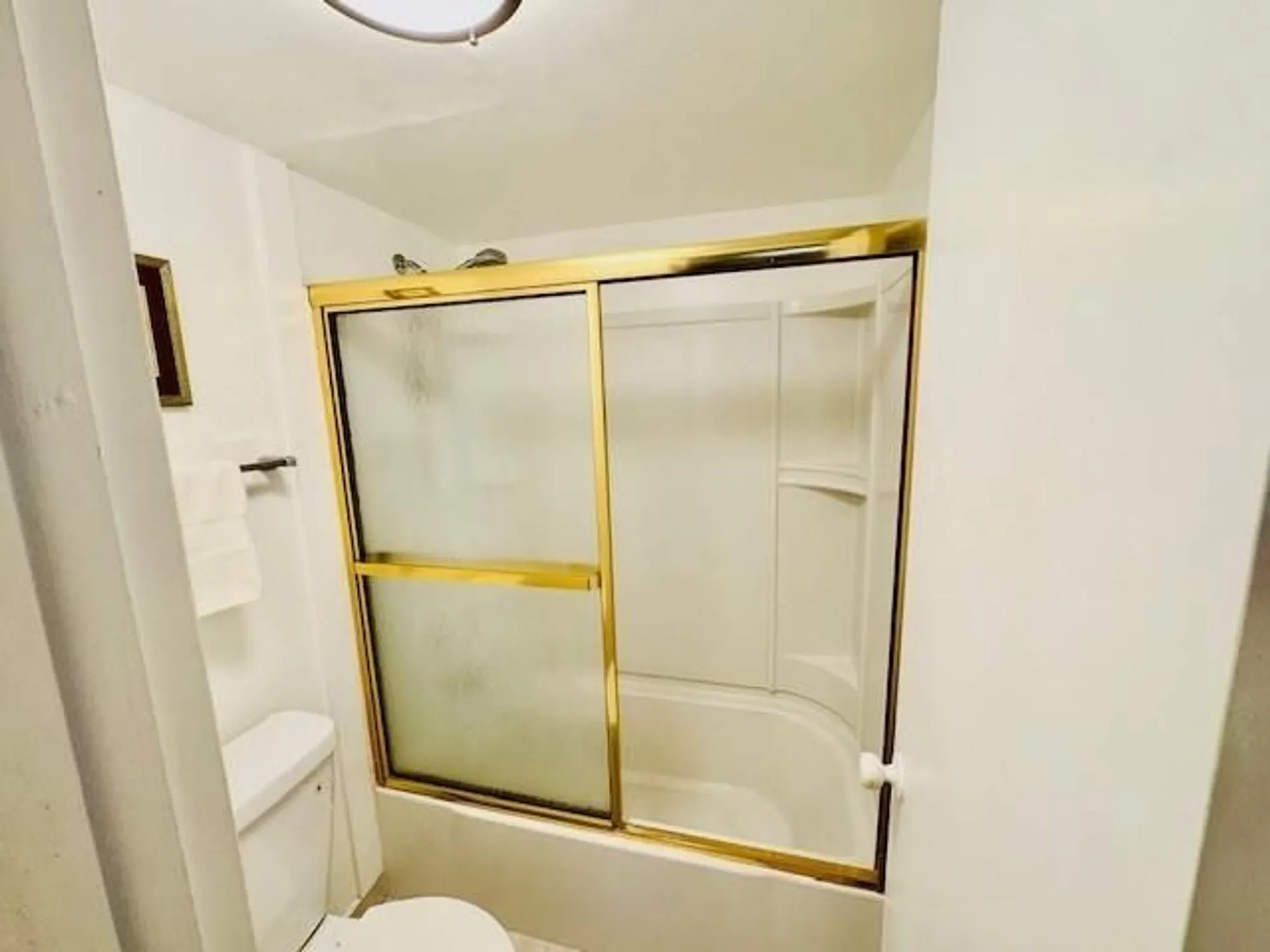 Property Slideshow image 6 of 16 | 9401 lime bay blvd apt 114, Tamarac, FL, 33321