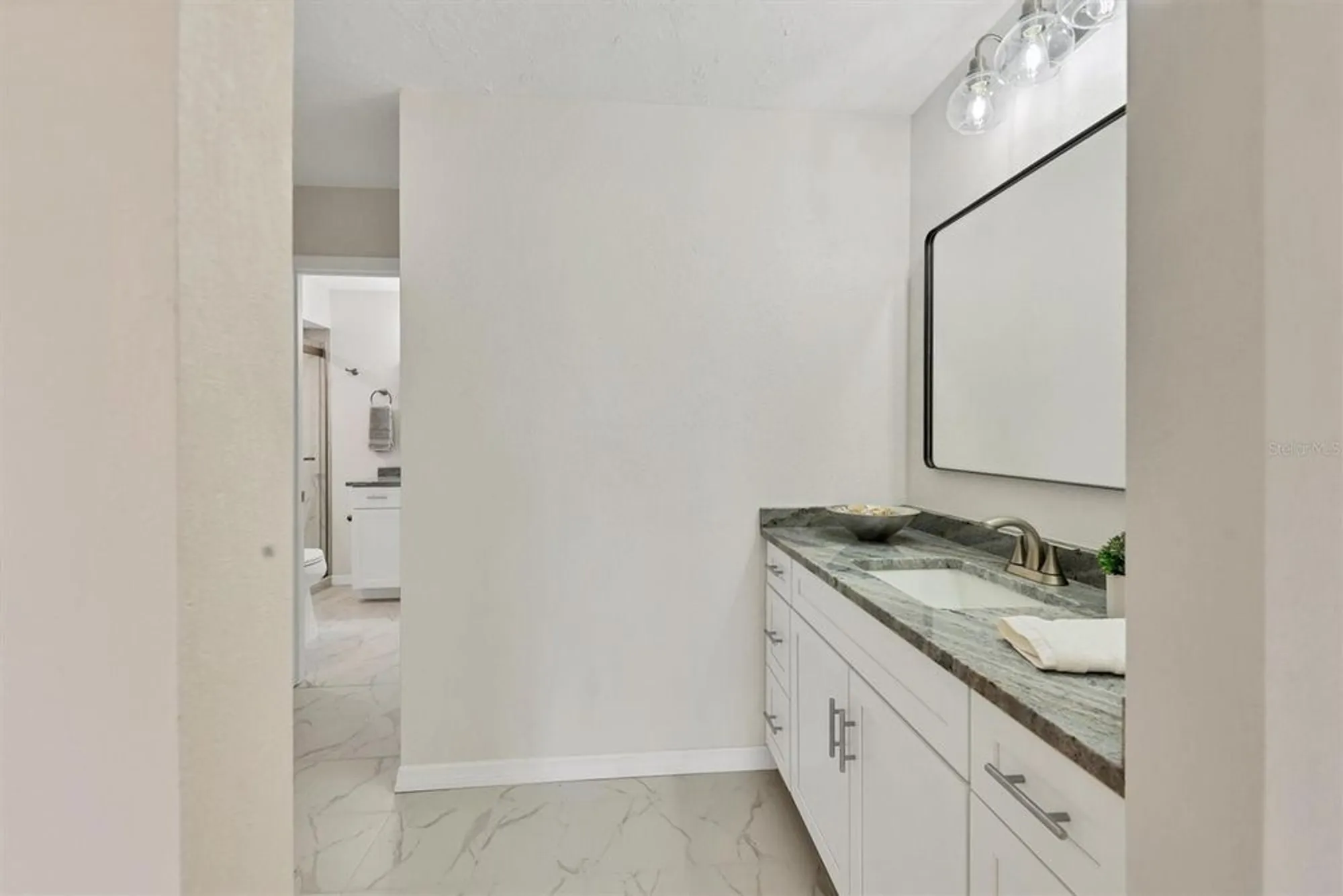 Property Slideshow image 34 of 78 | 4555 forest wood trl 23, Sarasota, FL, 34241