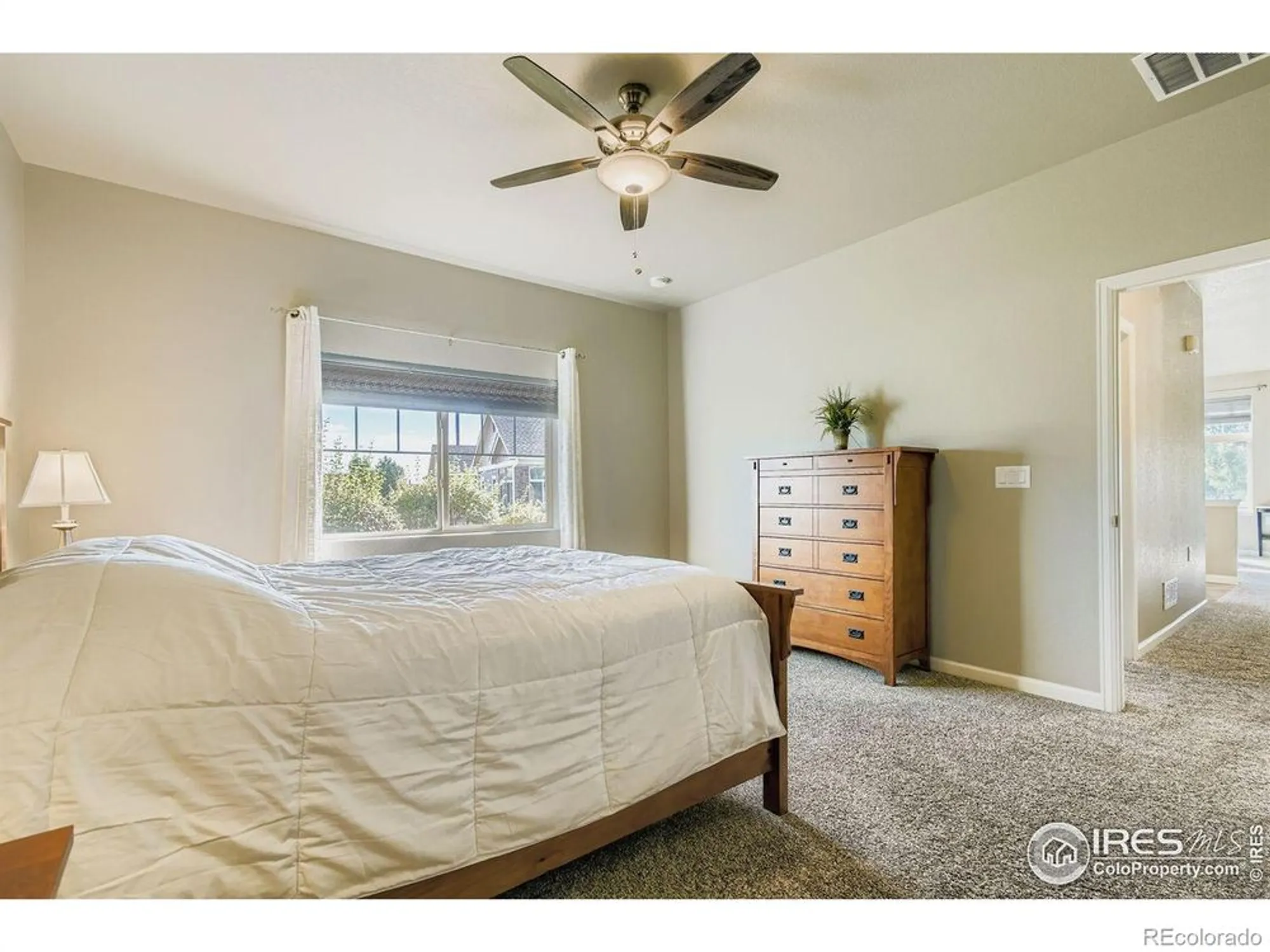 Property Slideshow image 14 of 19 | 12424 madison way, Thornton, CO, 80241