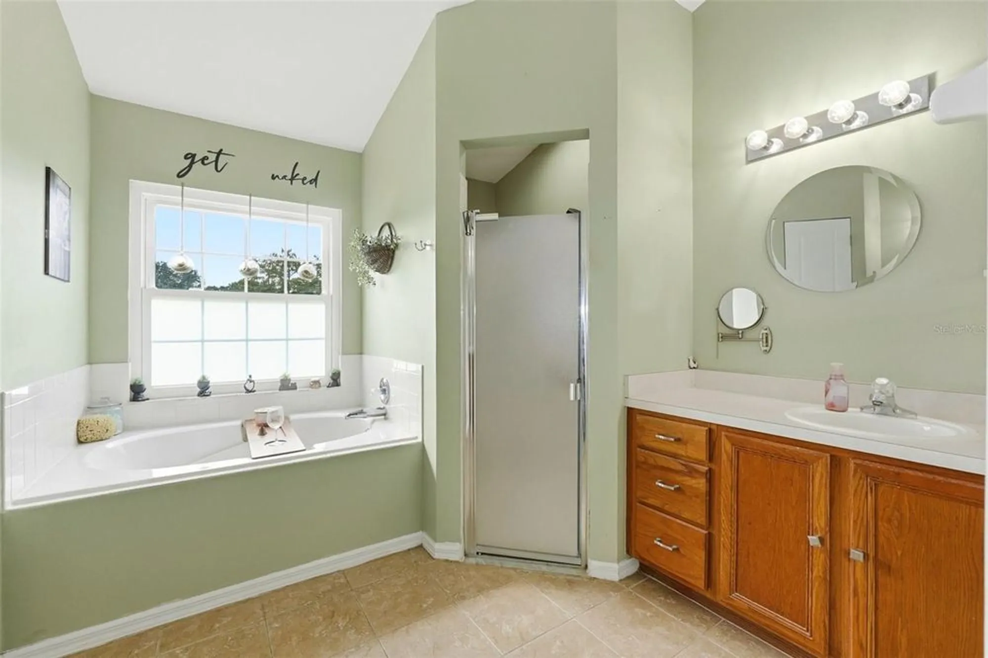 Property Slideshow image 24 of 40 | 26234 glen eagle dr, Leesburg, FL, 34748