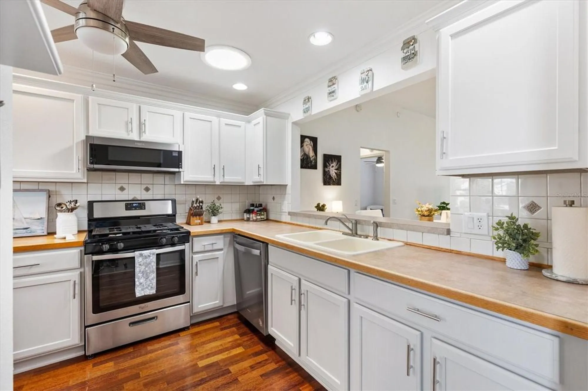 Property Slideshow image 4 of 34 | 17107 se 93rd exeter ct, The Villages, FL, 32162