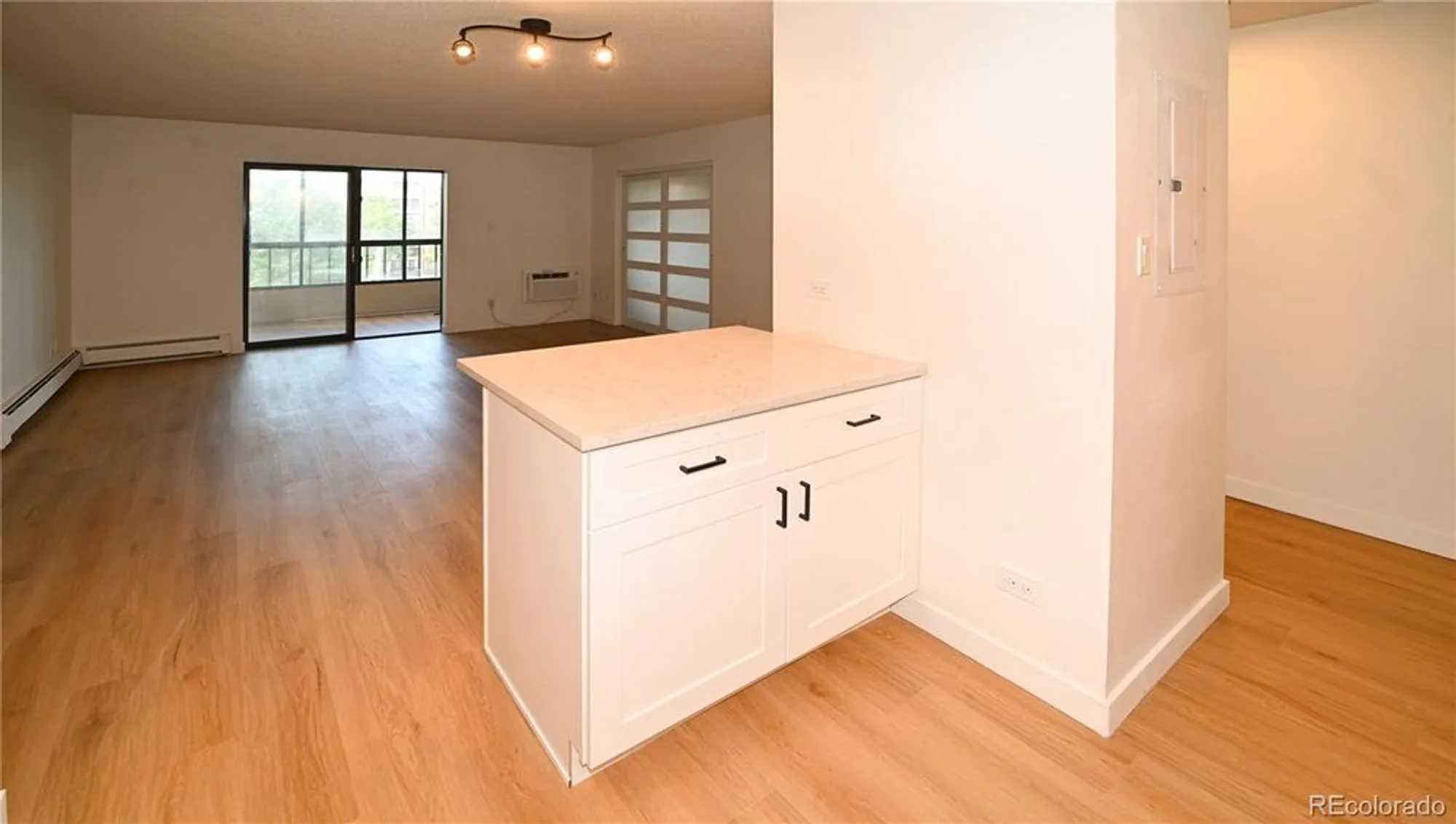 Property Slideshow image 5 of 30 | 13902 e marina dr 412, Aurora, CO, 80014