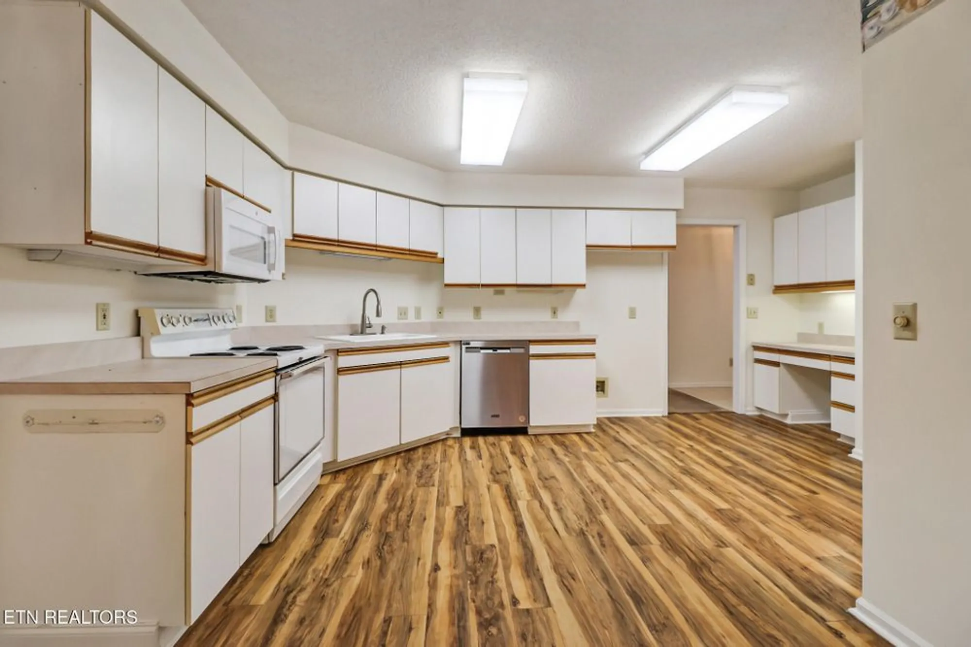 Property Slideshow image 16 of 39 | 151 saint george dr, Crossville, TN, 38558