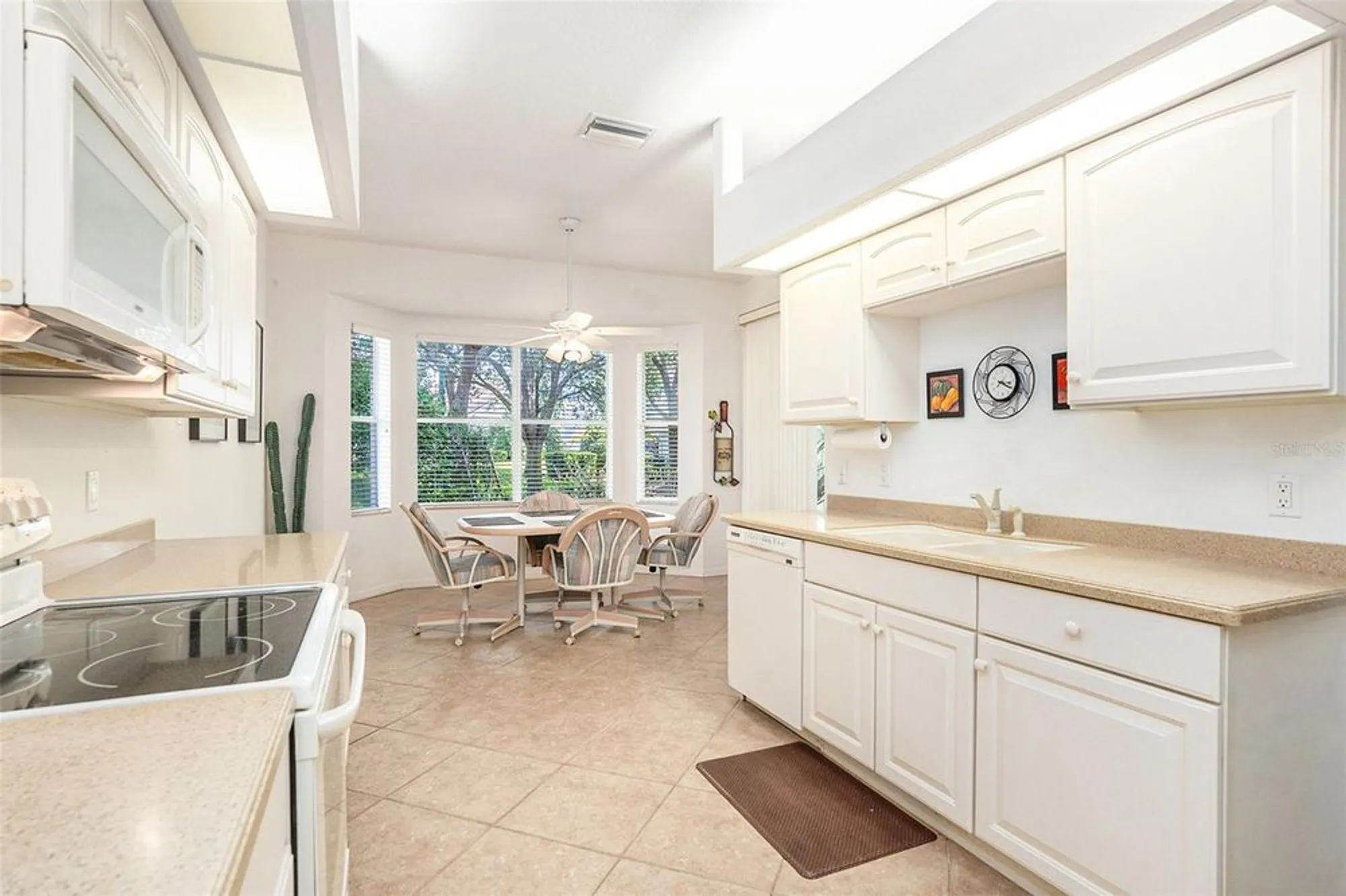 Property Slideshow image 16 of 30 | 18630 bellevista ct, Hudson, FL, 34667