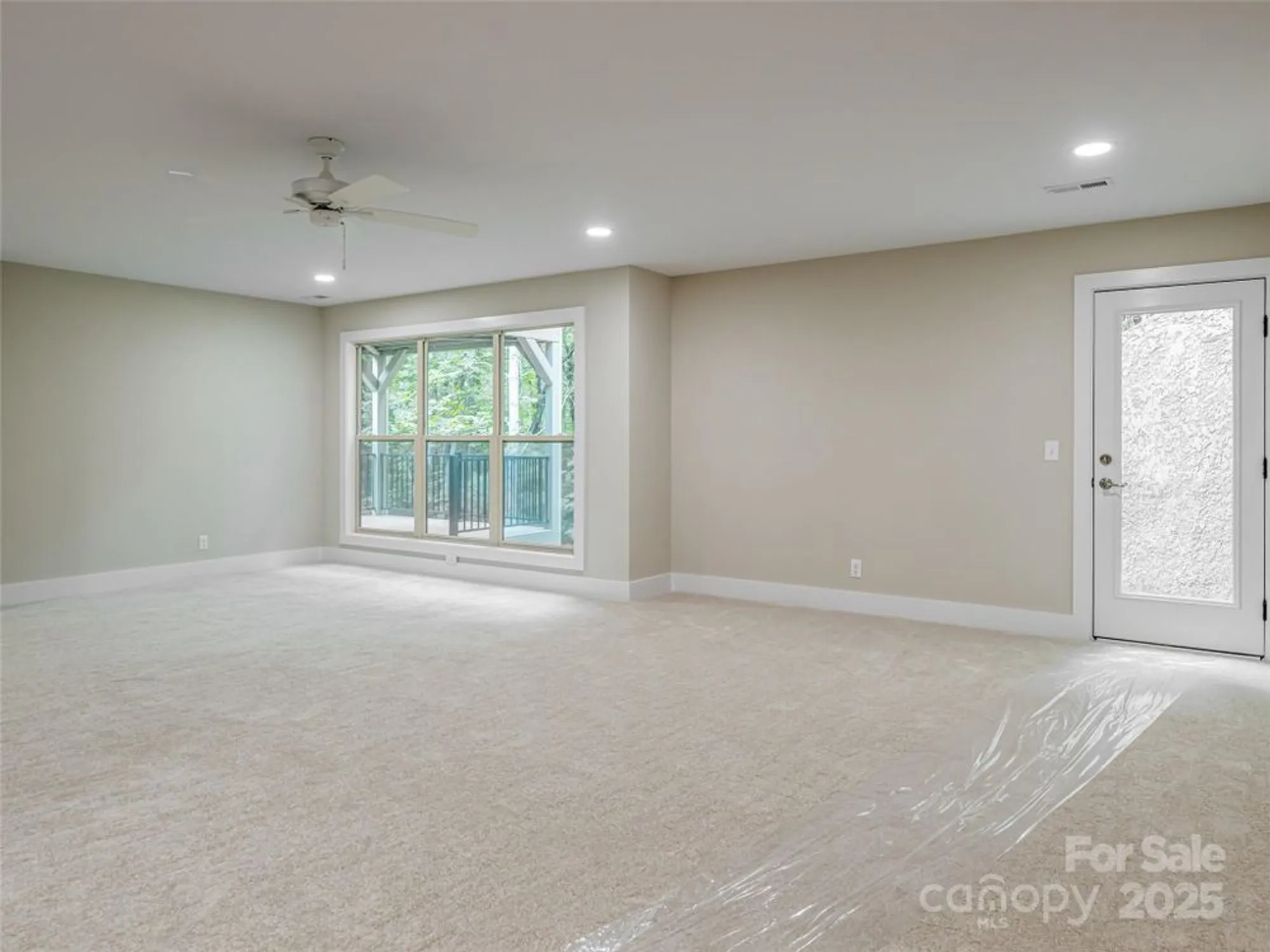 Property Slideshow image 35 of 48 | 281 carriage crest dr, Hendersonville, NC, 28791