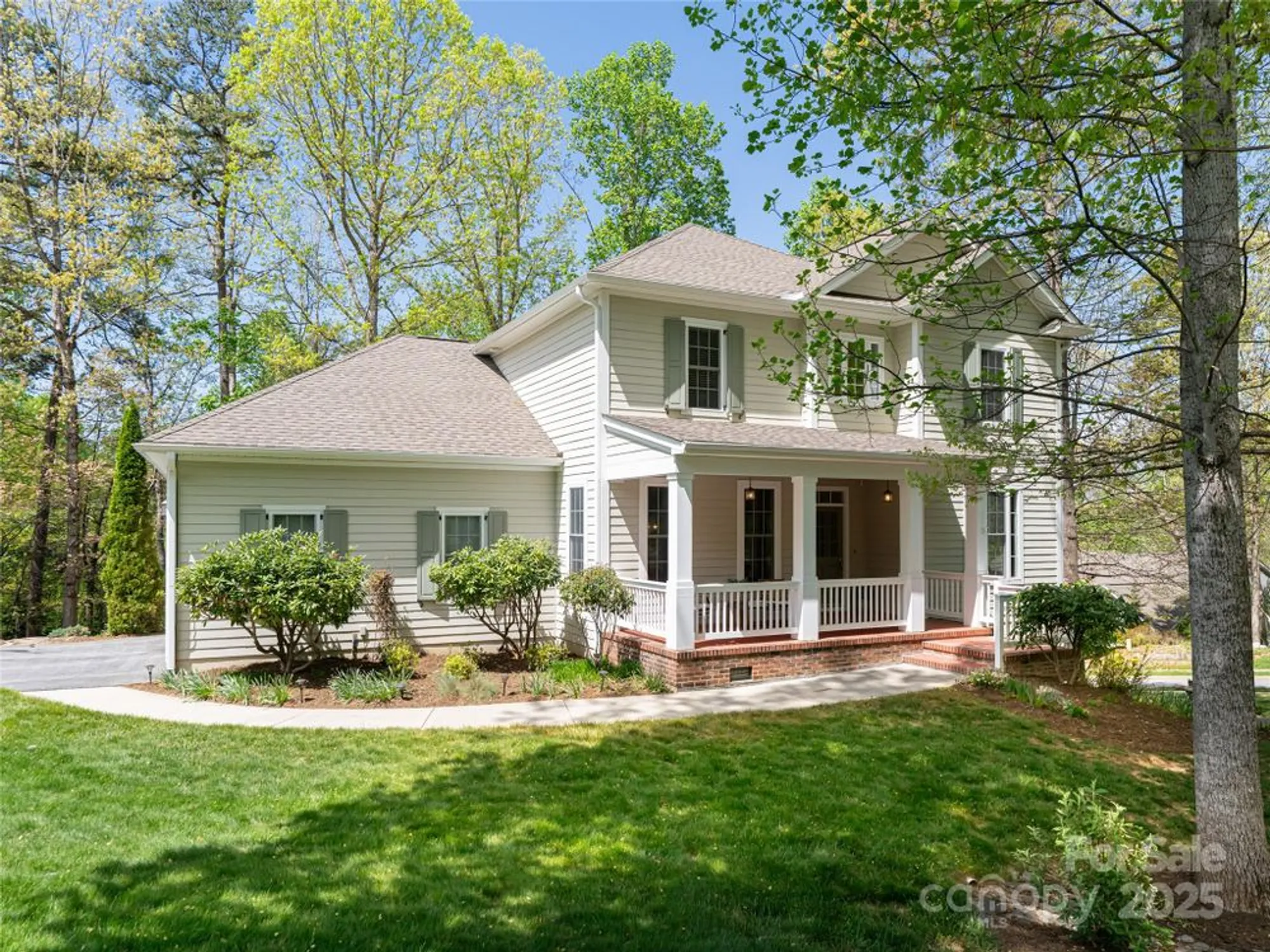 Property Slideshow image 1 of 42 | 11 larue ct, Biltmore Lake, NC, 28715