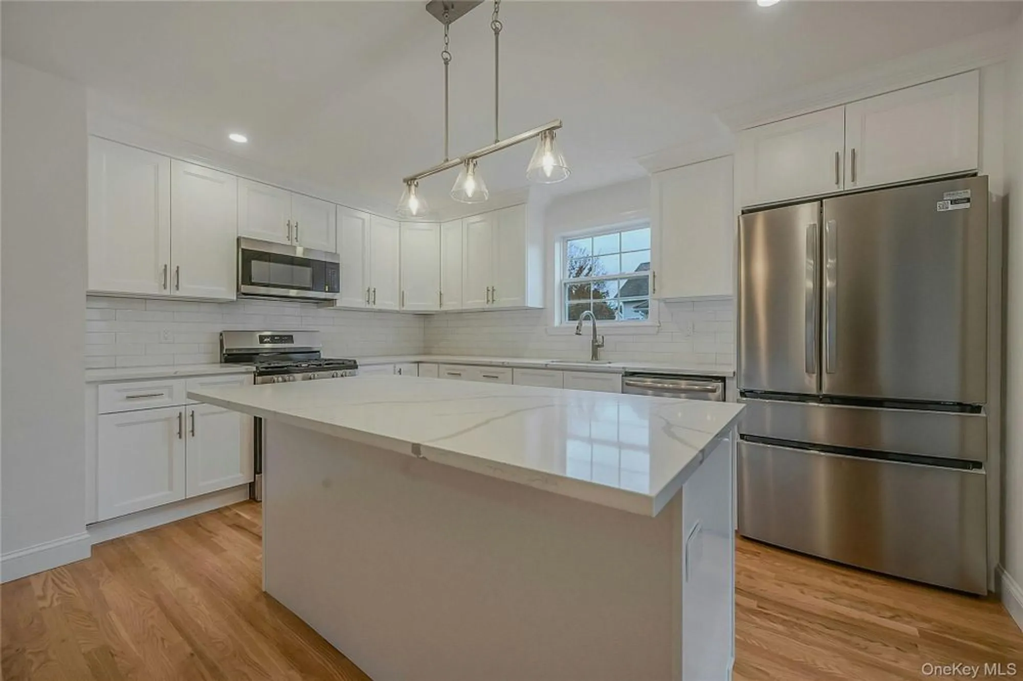 Property Slideshow image 16 of 47 | 98 scenic lake dr, Riverhead, NY, 11901