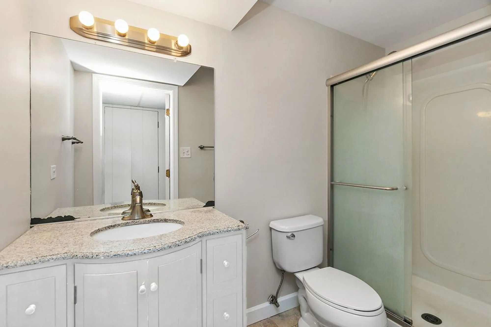 Property Slideshow image 31 of 39 | 830 oak hill rd, Lake Barrington, IL, 60010