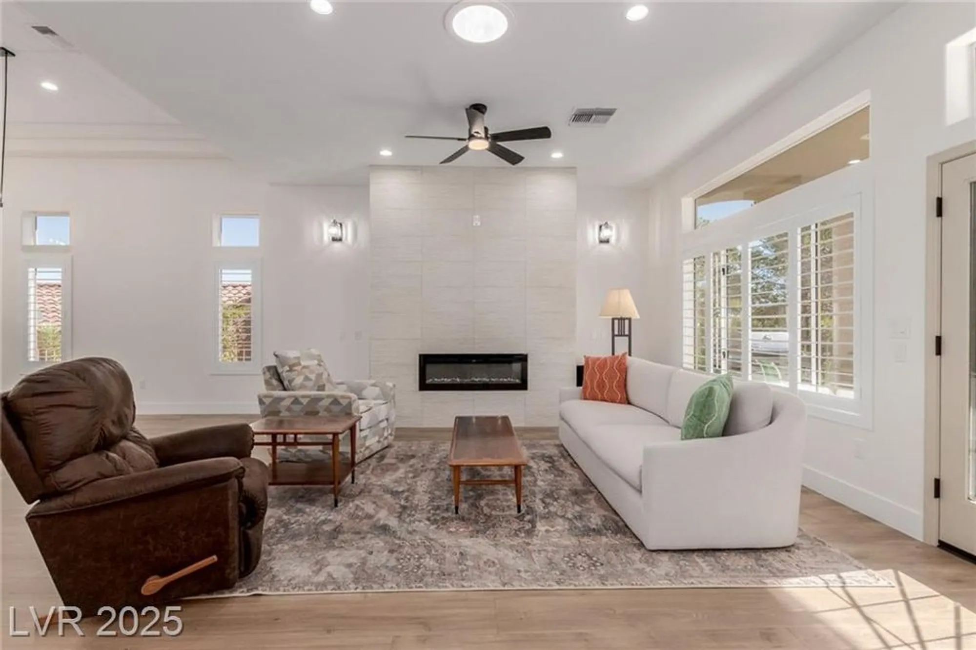 Property Slideshow image 14 of 49 | 2824 faiss dr, Las Vegas, NV, 89134