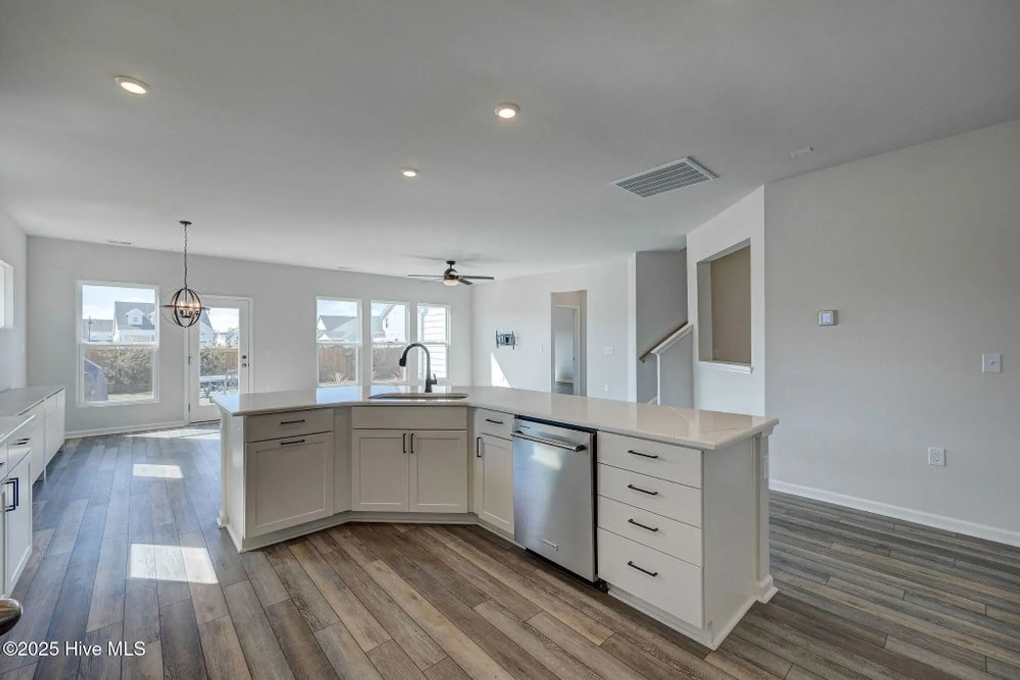 Property Slideshow image 18 of 39 | 1369 trisail ter, Wilmington, NC, 28412