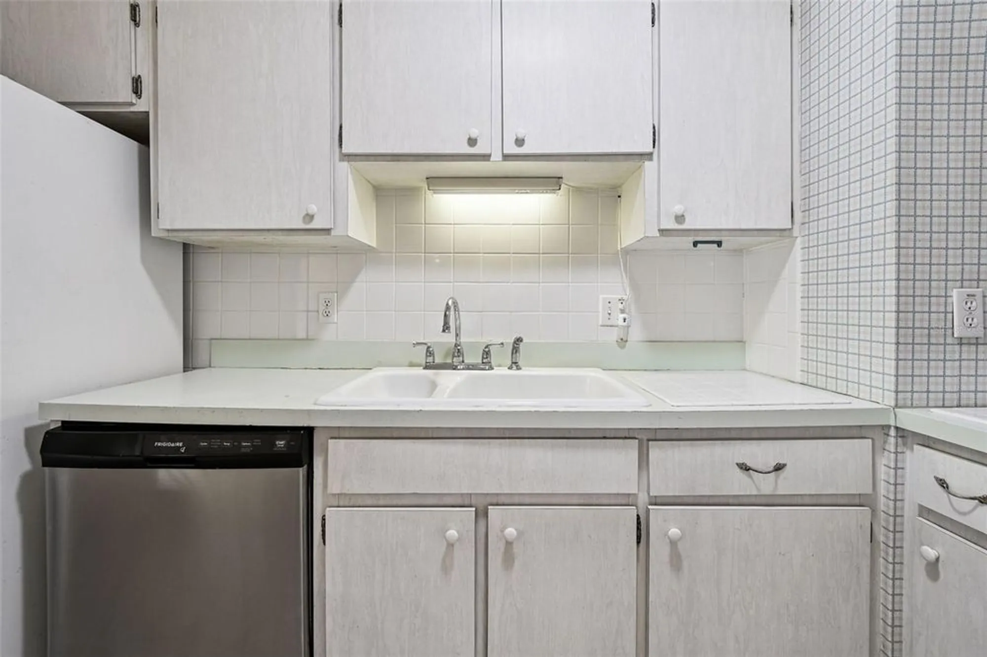 Property Slideshow image 29 of 100 | 1803 pineapple palm ct, Sun City Center, FL, 33573