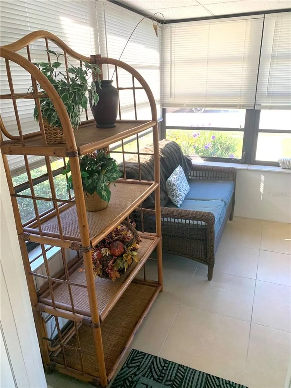 Property Slideshow image 14 of 27 | 2711 sherbrooke ln b, Palm Harbor, FL, 34684