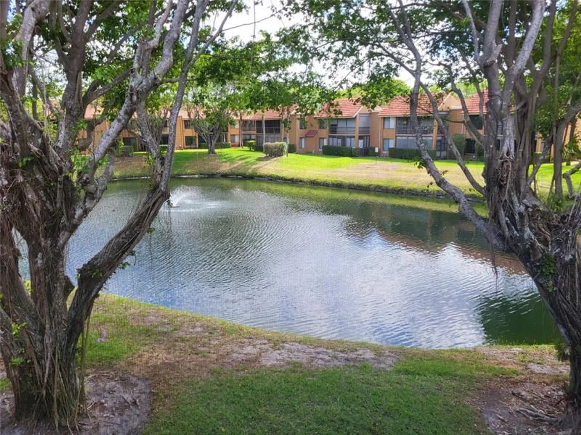 Property Slideshow image 7 of 17 | 11231 green lake dr 202, Boynton Beach, FL, 33437