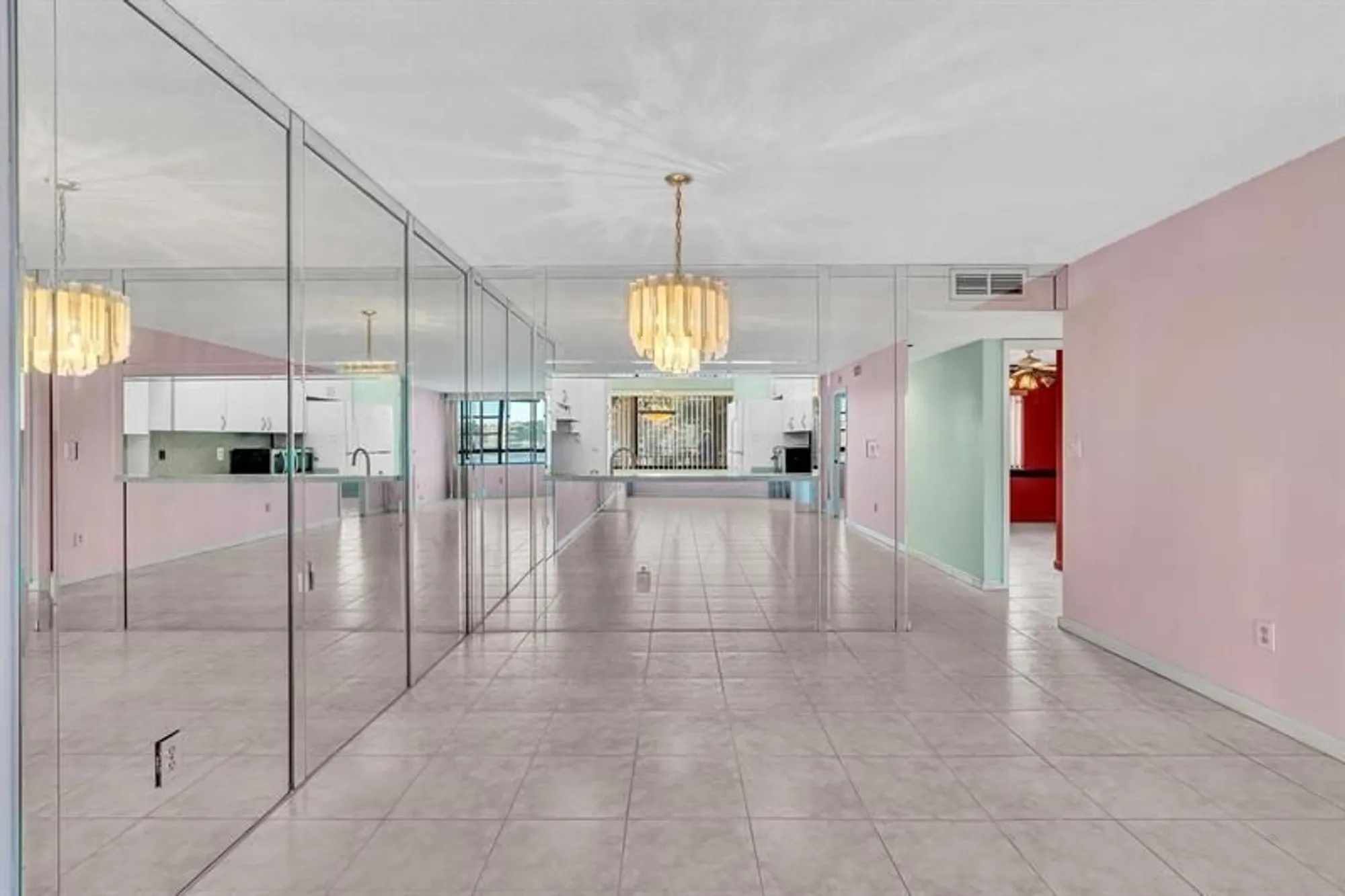 Property Slideshow image 20 of 82 | 10442 e clairmont cir 204, Tamarac, FL, 33321