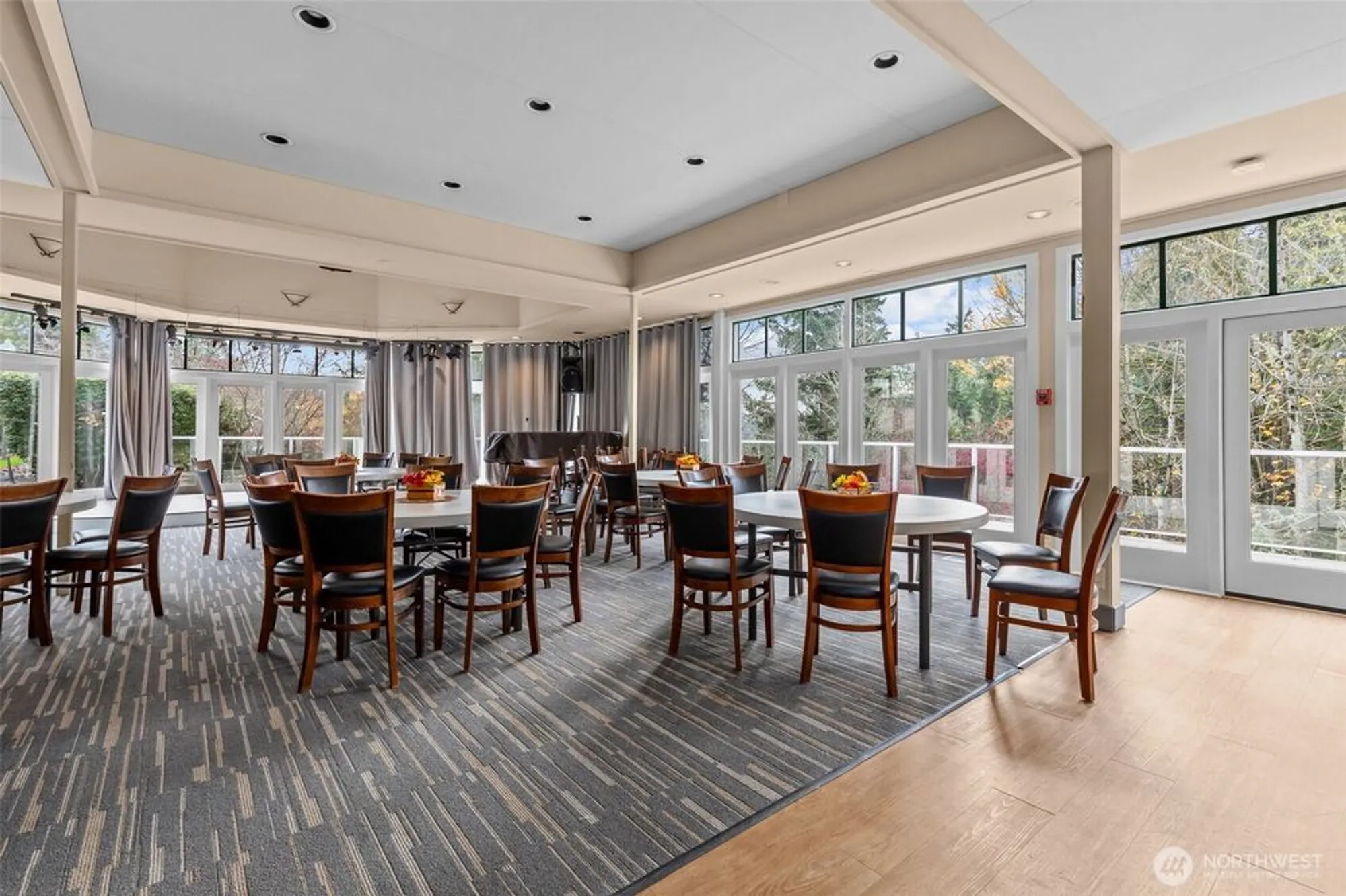 Property Slideshow image 34 of 40 | 22637 se 44th ln, Issaquah, WA, 98029