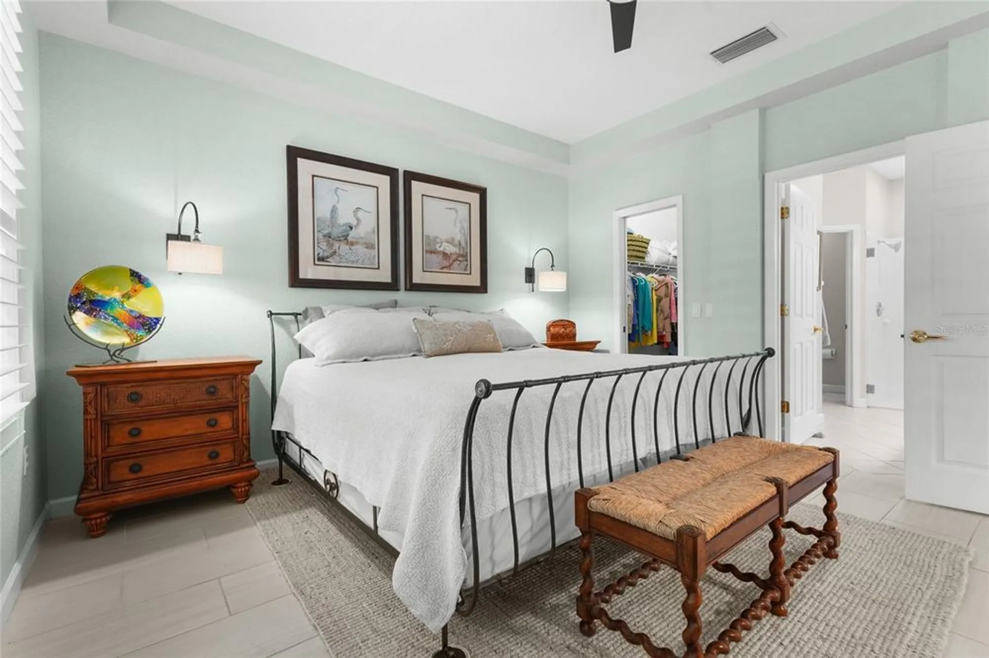 Property Slideshow image 20 of 54 | 4840 lakescene pl, Sarasota, FL, 34243